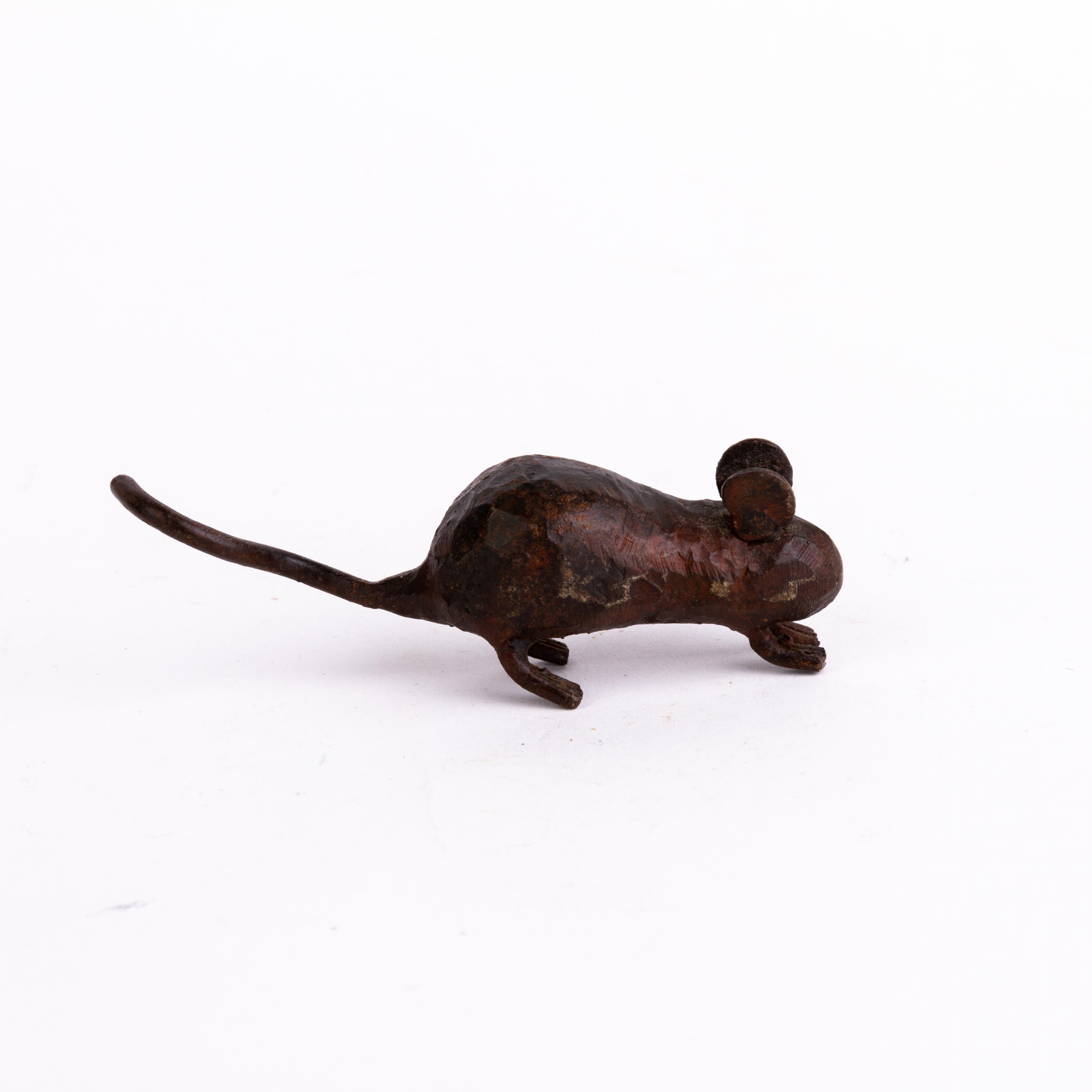 Contemporary Bronze Mouse Sculpture  In Good Condition For Sale In Nottingham, GB