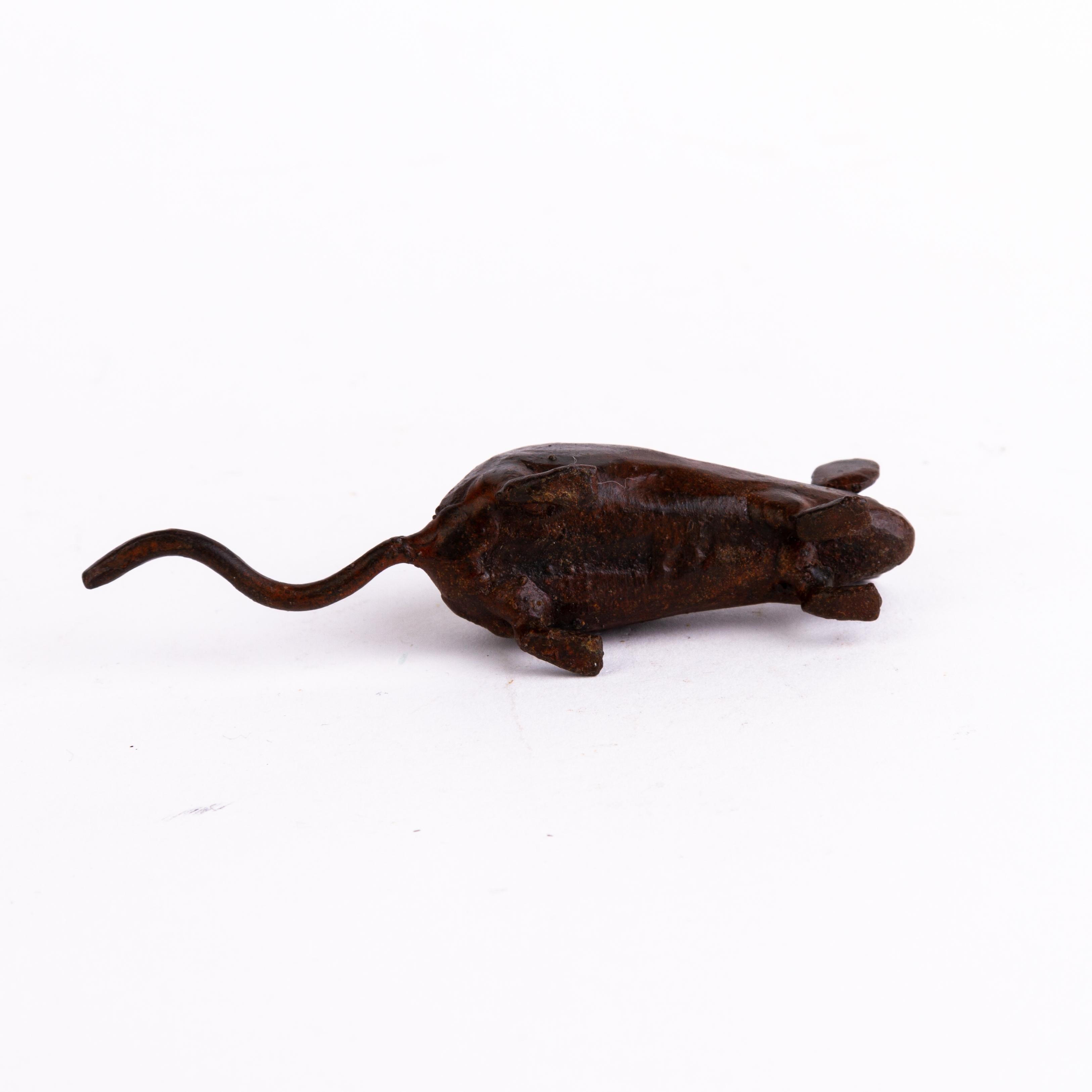 Bronze Sculpture contemporaine en bronze représentant une souris en vente