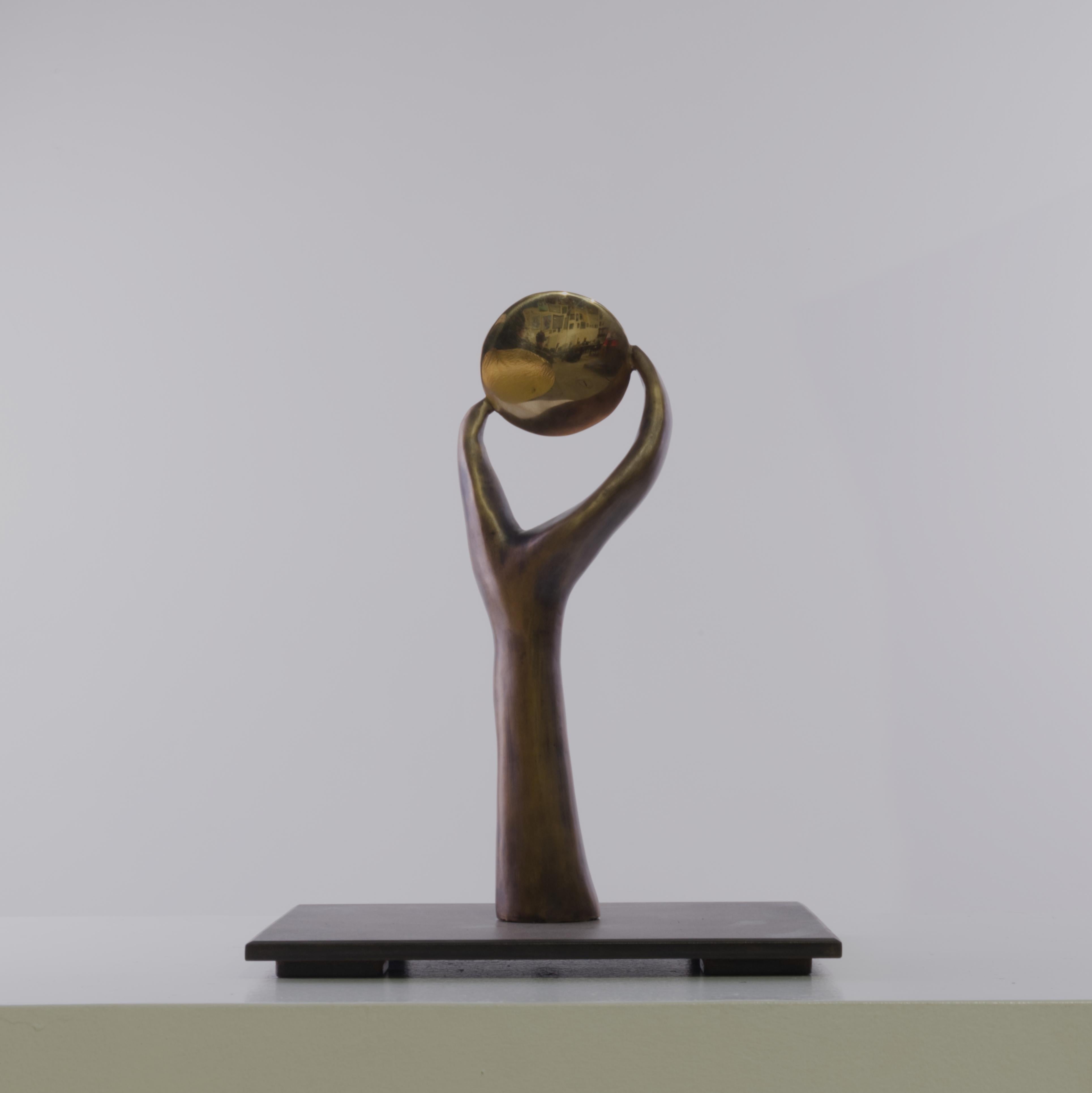 Contemporary Bronze Sculpture, 'Eye of Perception' von Tori Hermes (amerikanisch) im Angebot