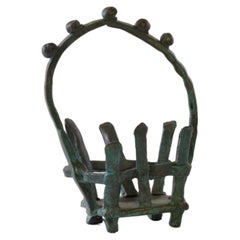 Sculpture contemporaine en bronze "Ami imaginaire" de Gudrun Thompson