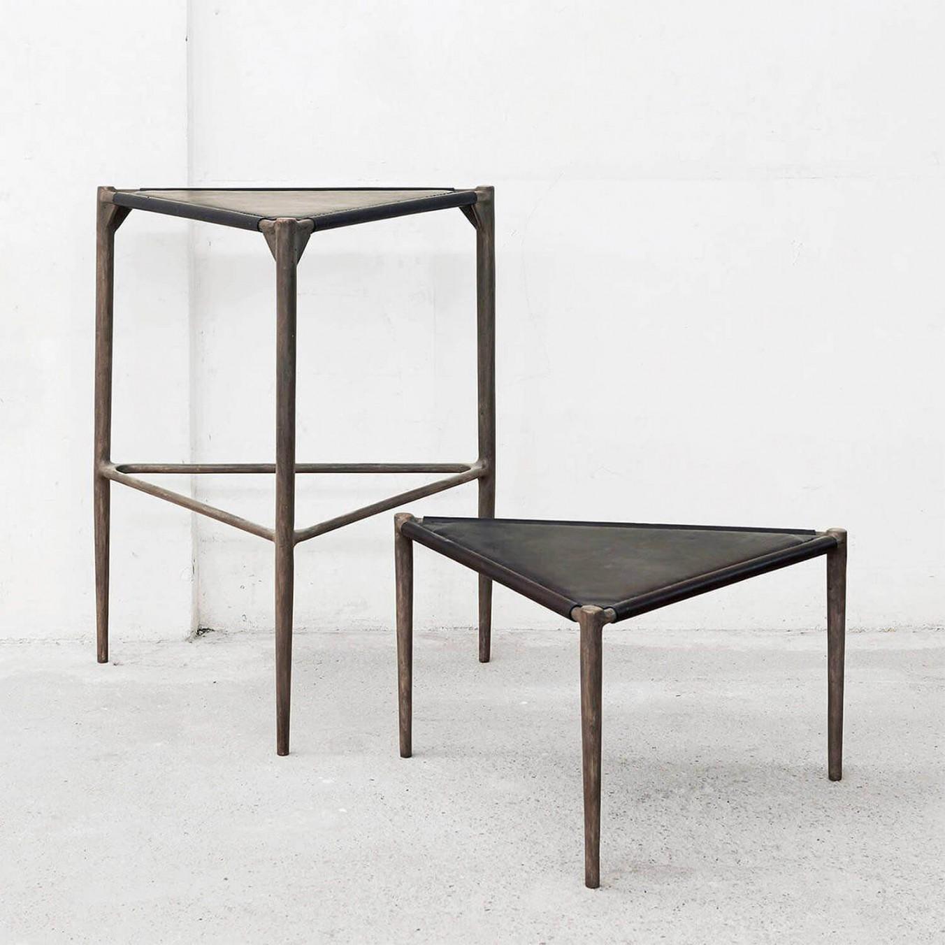 Contemporary bronze stool - Alchemy bar stool by Rick Owens
2013
Dimensions: L 62 x W 50 x H 76 cm
Materials : Bronze, Leather
Weight : 24 kg

Available in black finish or Nitrate (Dark Brown) finish.

Rick Owens is a California-born fashion