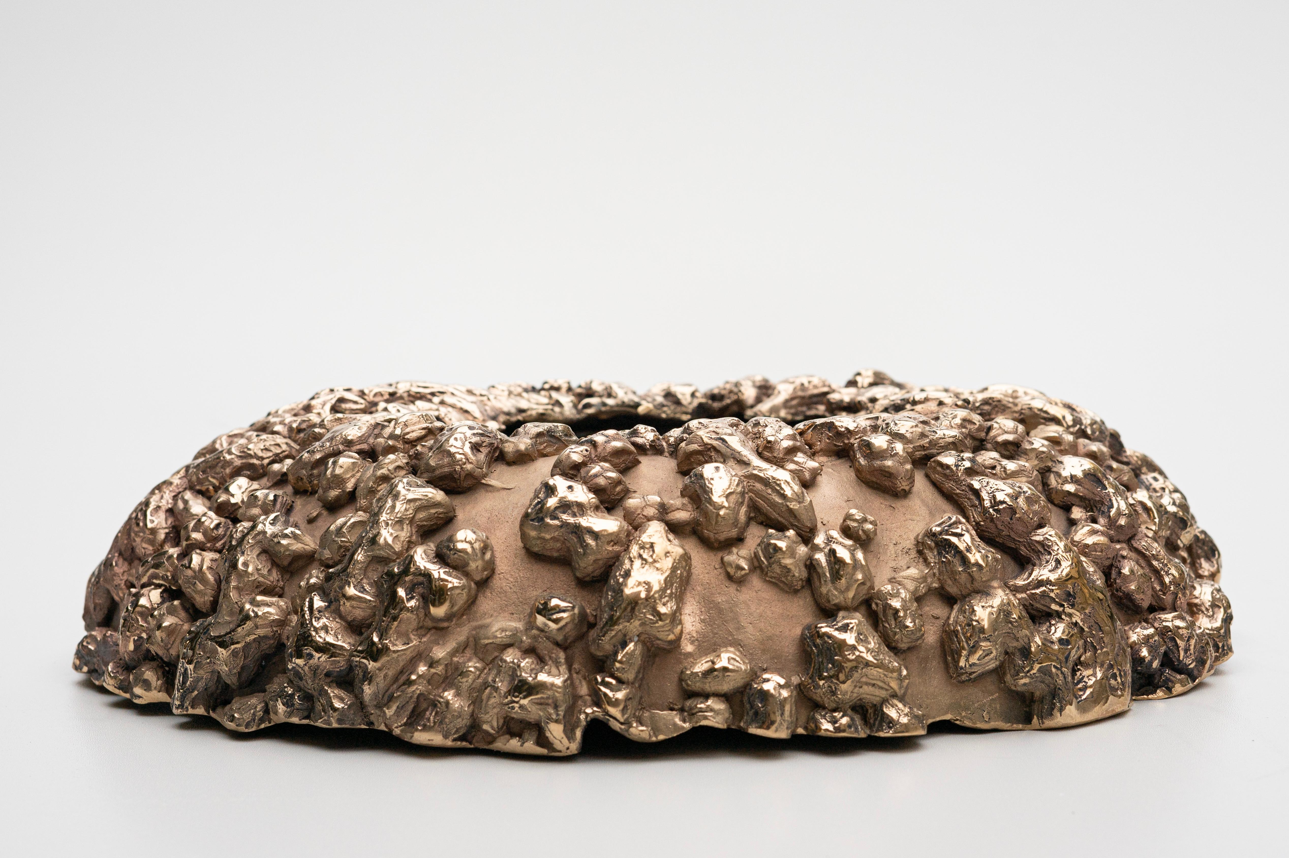 Contemporary Bronzer Mirror Peanuts von Clotilde Ancarani (21. Jahrhundert und zeitgenössisch) im Angebot