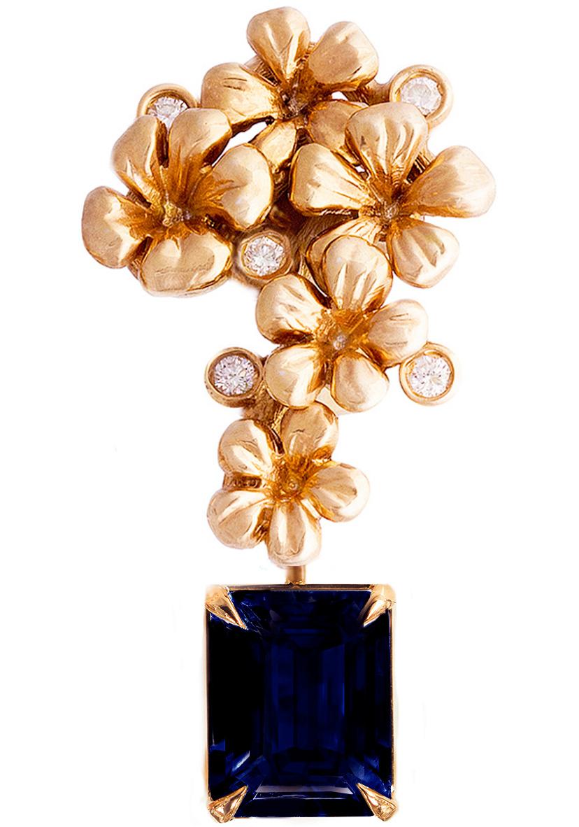 This contemporary 18 karat rose gold brooch is encrusted with 5 round diamonds and detachable natural sapphire 2,8 carats, 10,2x6 mm, octagon cut. This jewellery collection was featured in Vogue UA review in November.
The size of the piece is