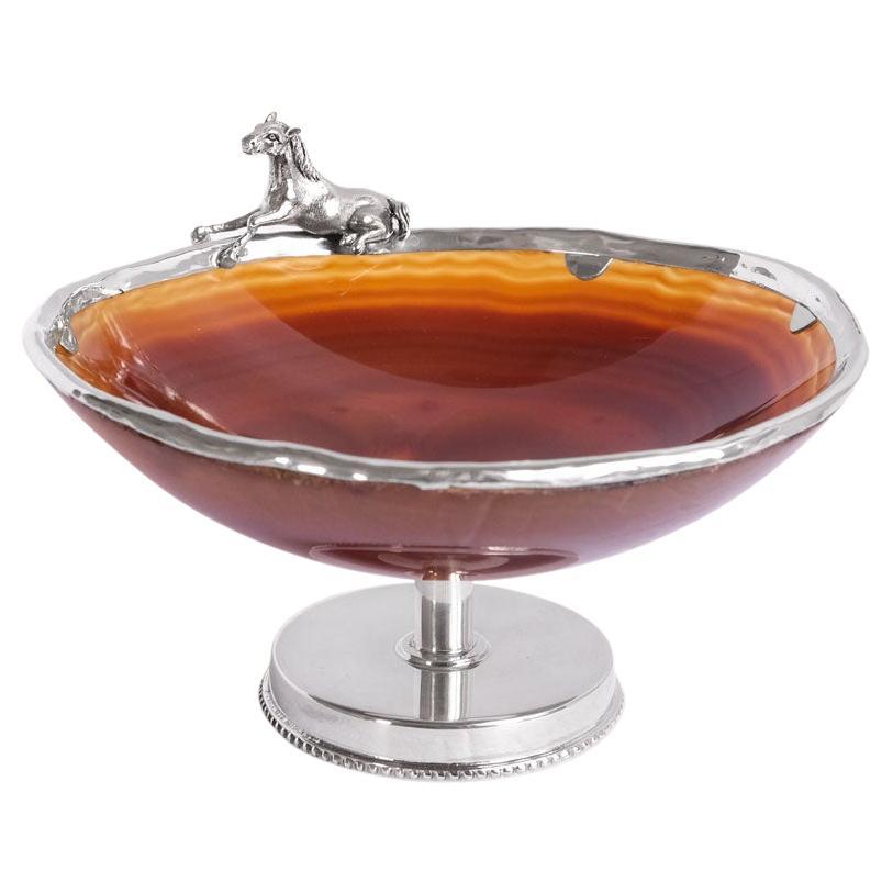 Contemporary Brown Agate bowl with horse by Alcino Silversmith 1902 is a handcrafted piece in 925 Sterling Silver and natural brown agate, hammered and chiseled horse application handmade by excellent craftsmen, giving this piece a much higher