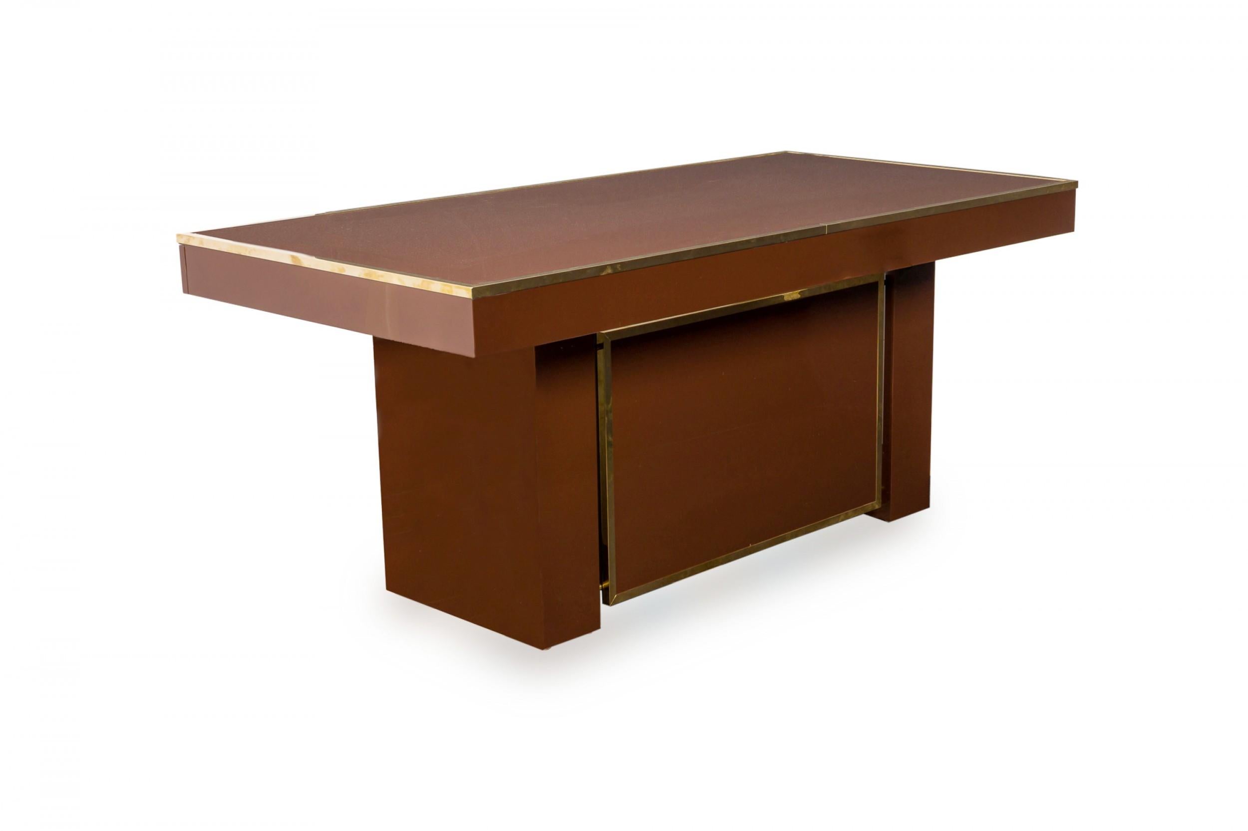 Contemporary Brown Lacquered Wooden Executive Desk For Sale 1