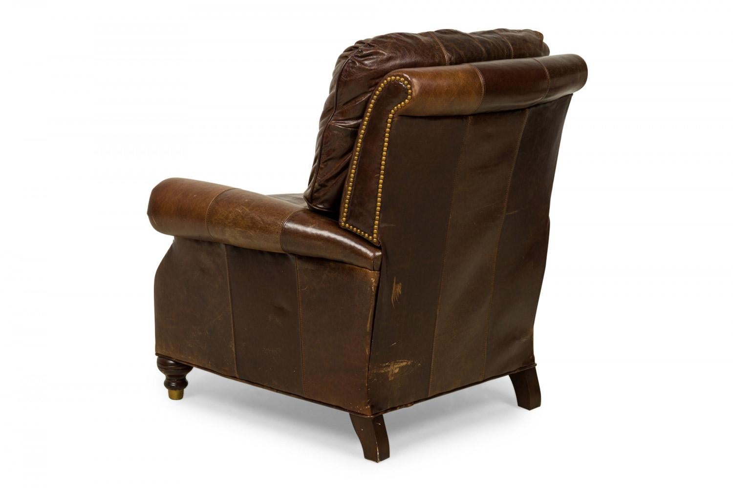 Americano Poltrona reclinabile contemporanea in pelle marrone con chiodi in ottone in vendita