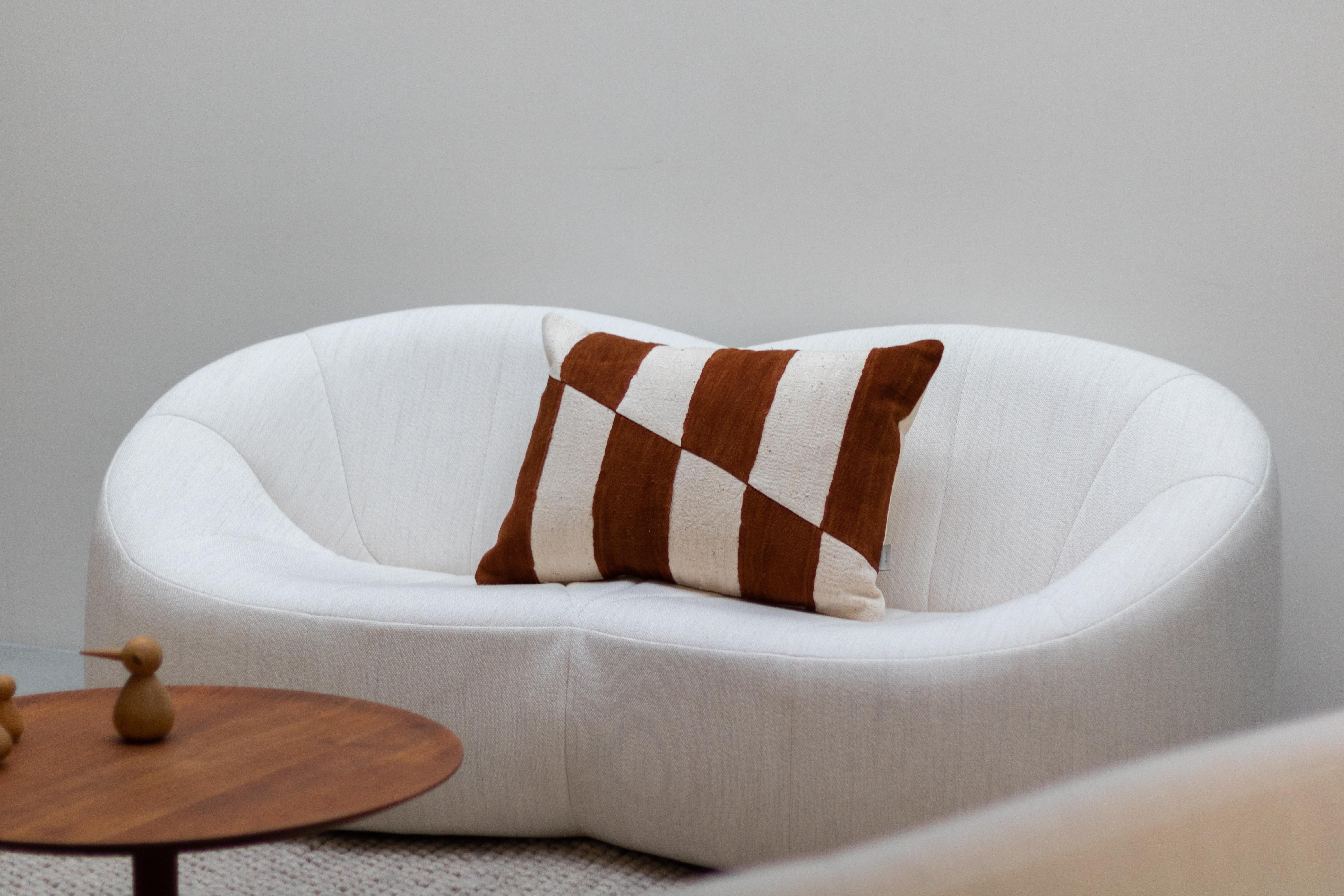 Contemporary Brown & White Cushion Cover from Handwoven Malian Cotton Fabrics For Sale 1