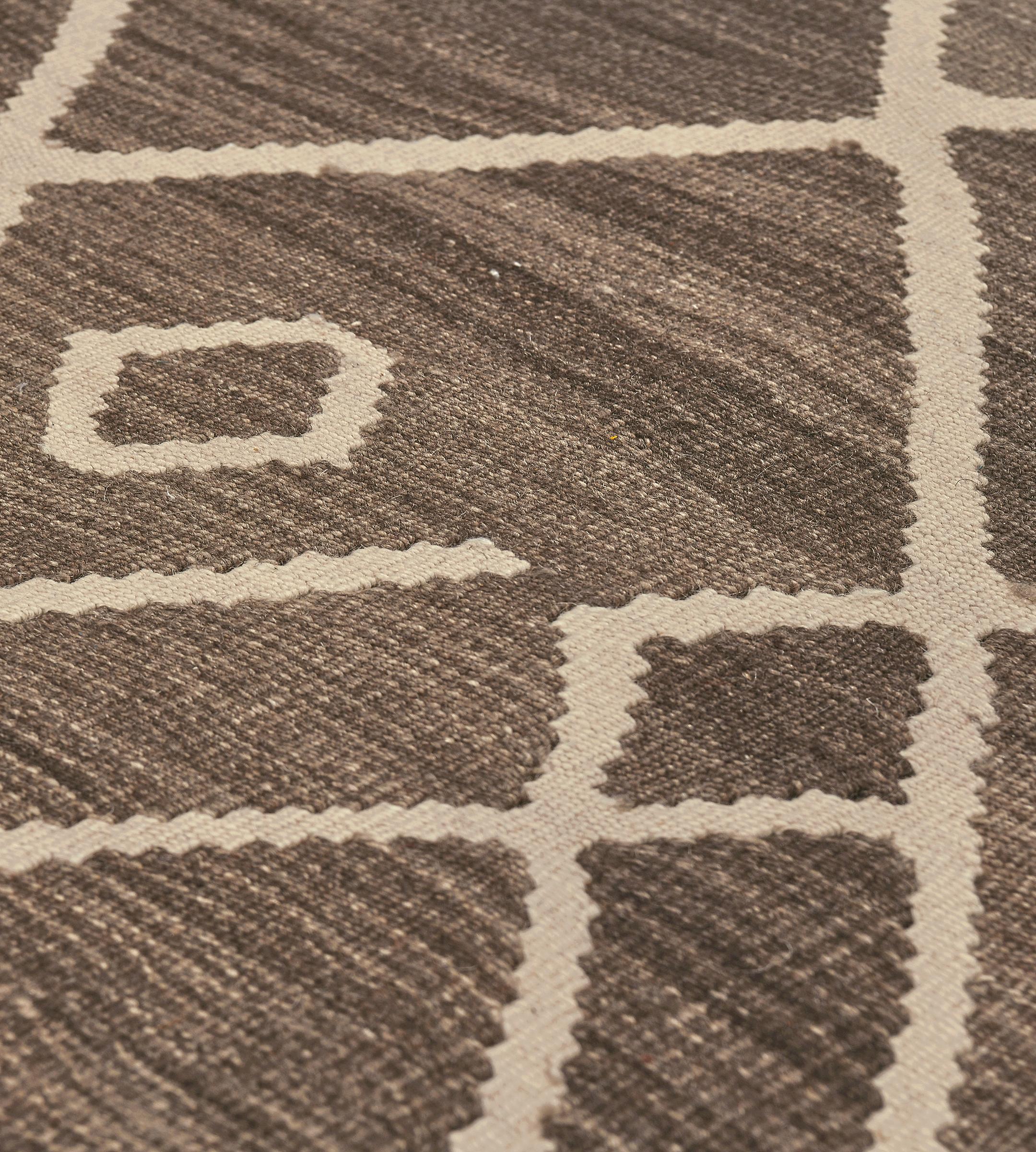 Contemporary Brown Wool Moroccan-Inspired Kilim Rug For Sale 3
