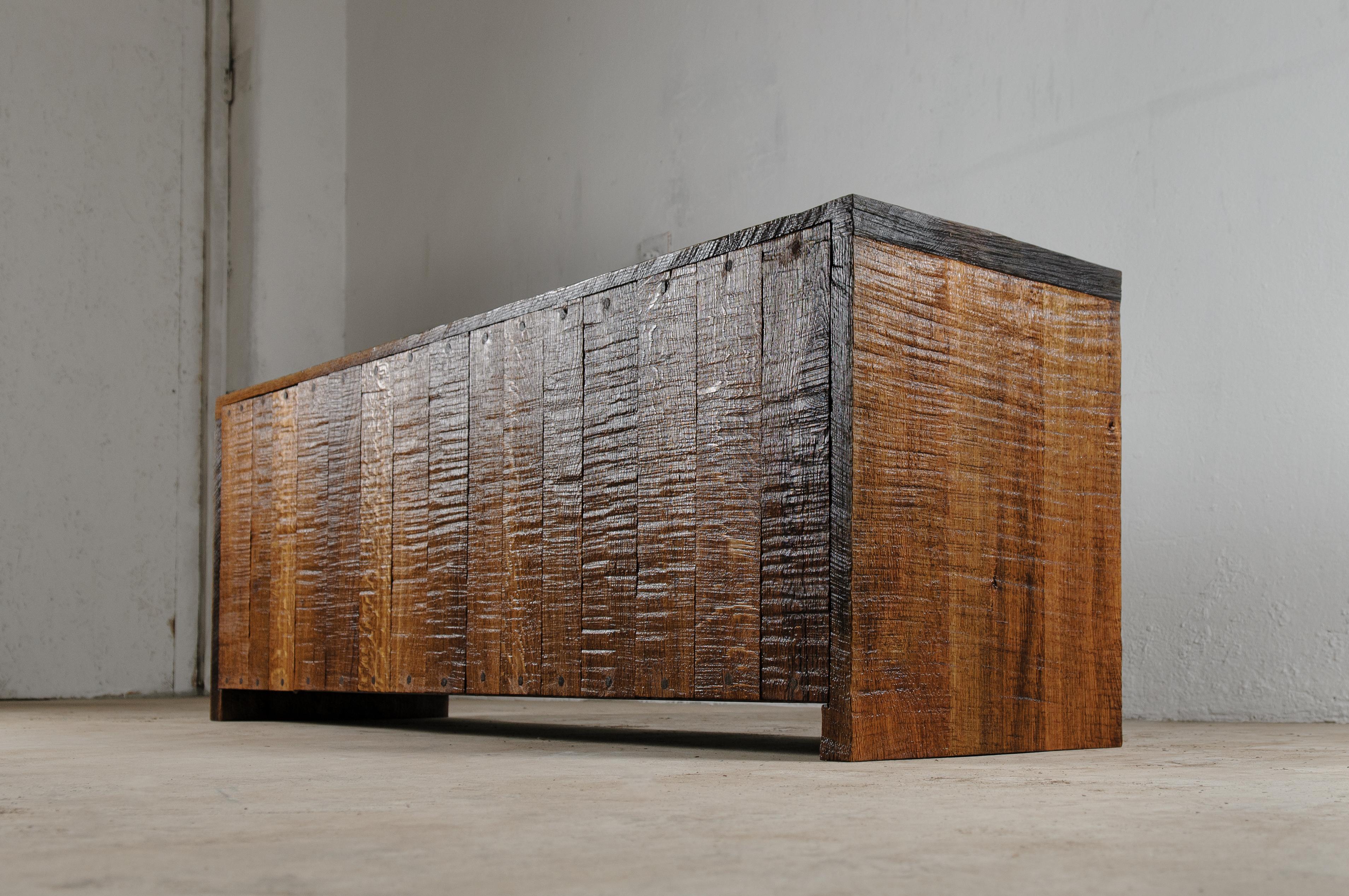 Contemporary Brutalist Credenza in Solid Oak, 'Custom Size' In New Condition For Sale In Paris, FR