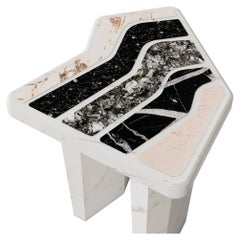 Table d'appoint contemporaine de forme géométrique brutale en granit et marbre