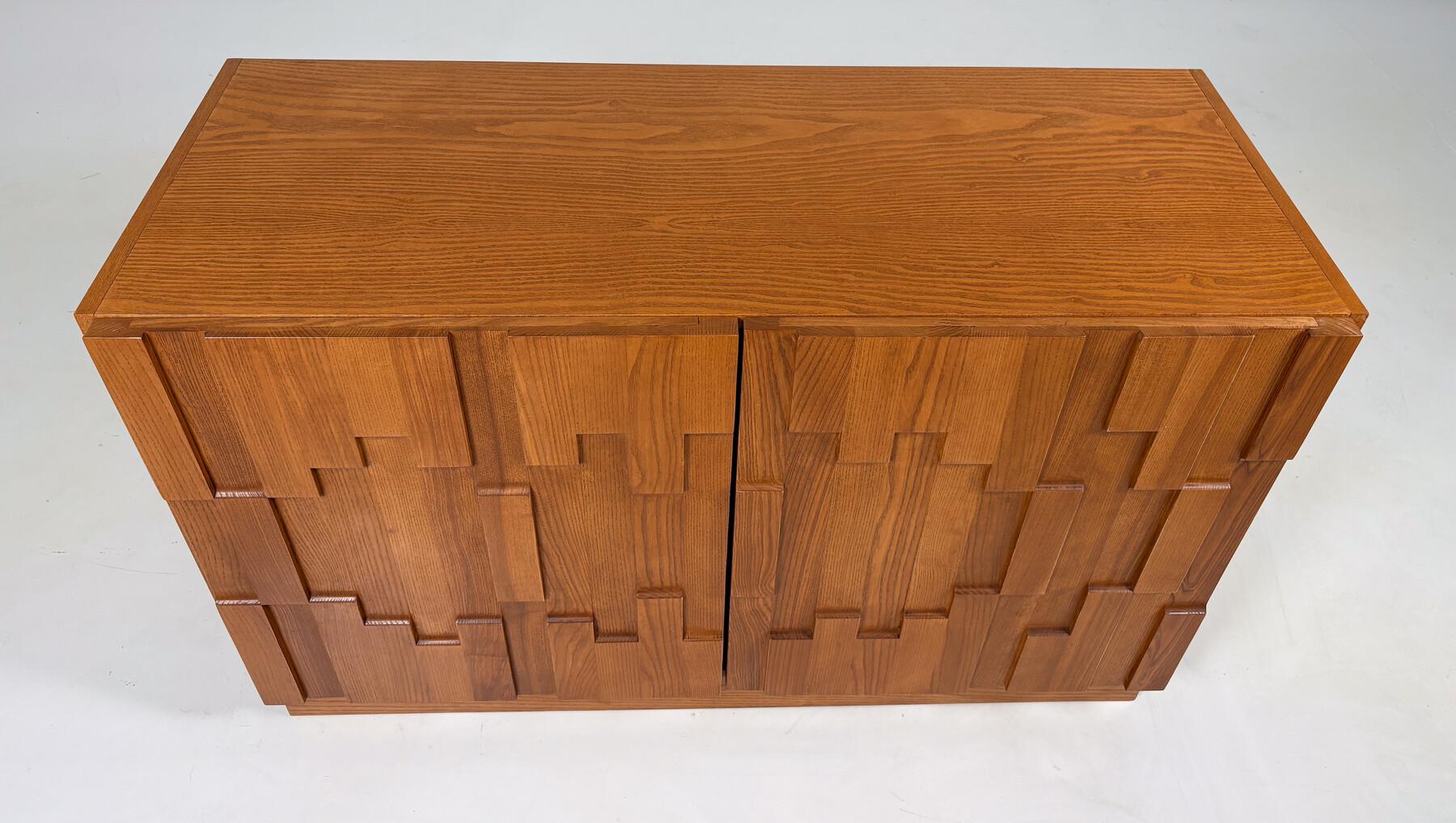 Zeitgenössisches brutalistisches Sideboard, Italien im Zustand „Gut“ im Angebot in Brussels, BE