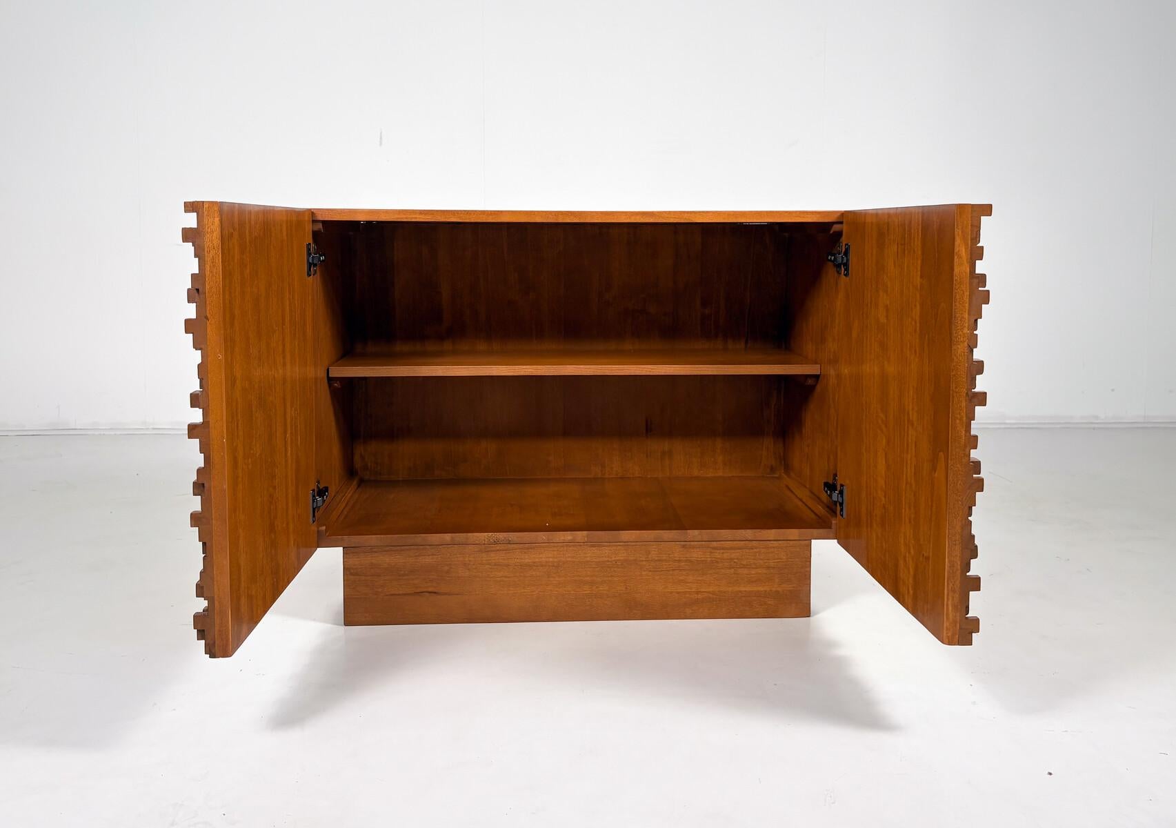 Zeitgenössisches brutalistisches Sideboard, Italien im Angebot 3