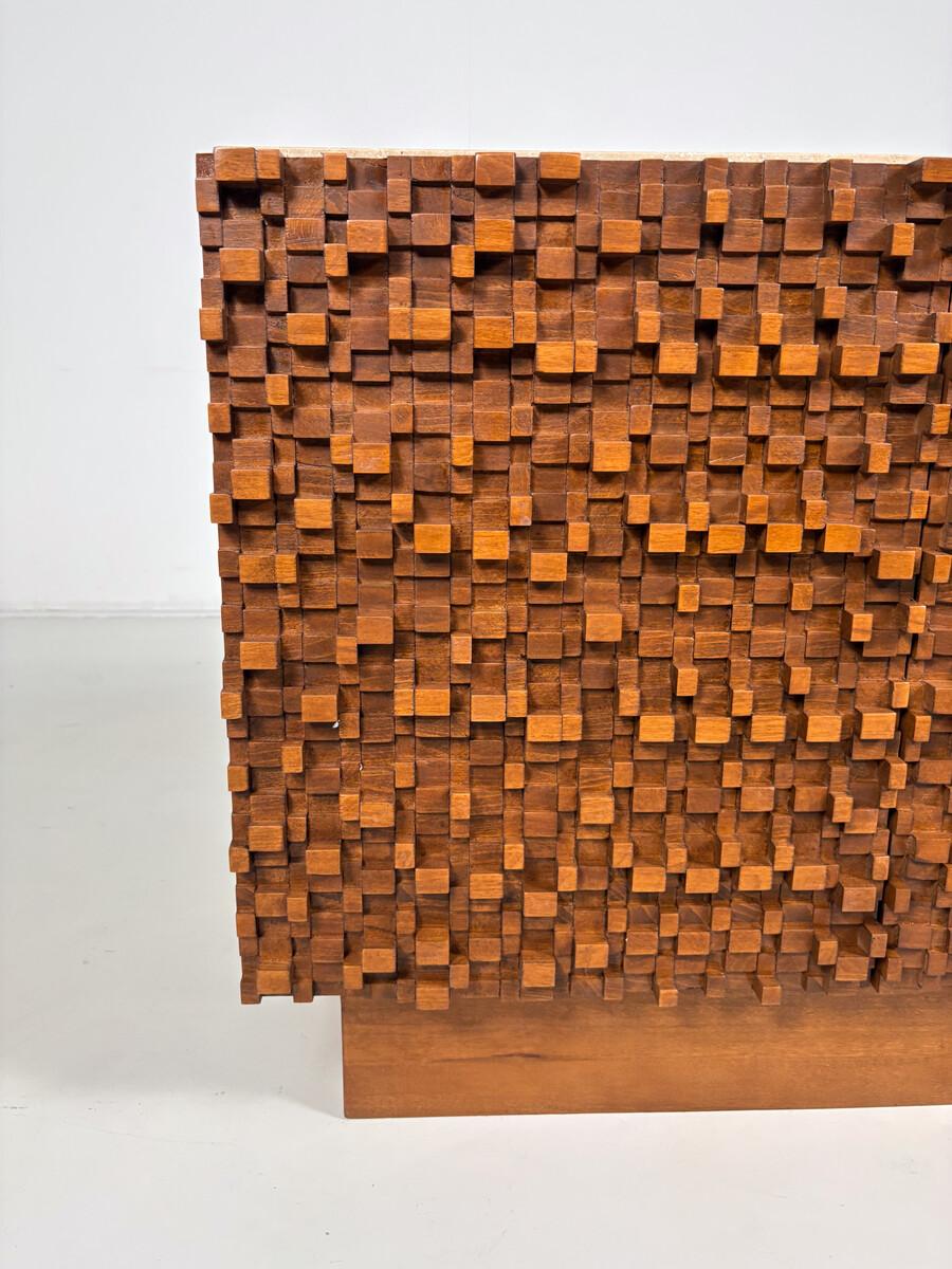 Travertin Buffet brutaliste contemporain avec plateau en travertin, Italie en vente