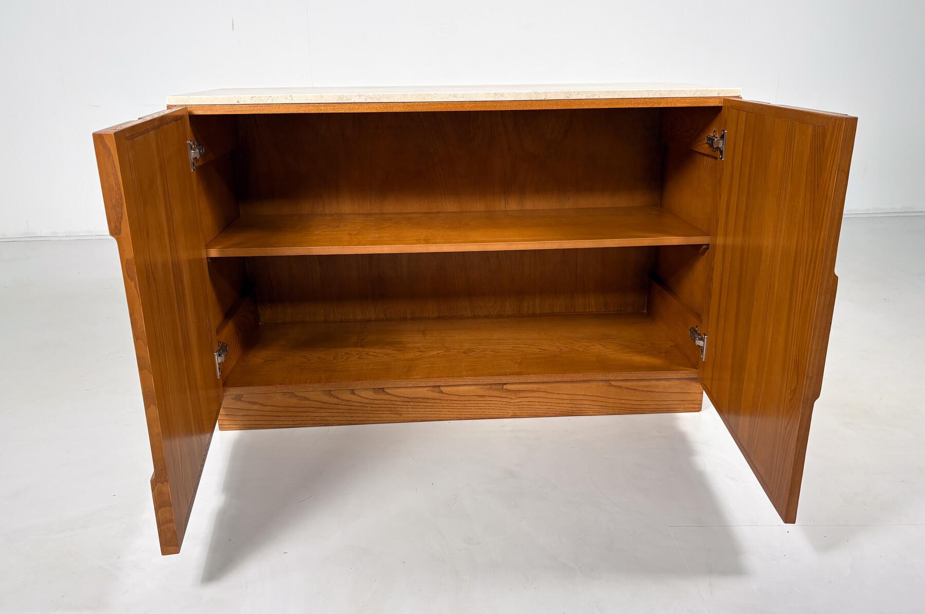 Travertin Buffet brutaliste contemporain avec plateau en travertin, Italie en vente