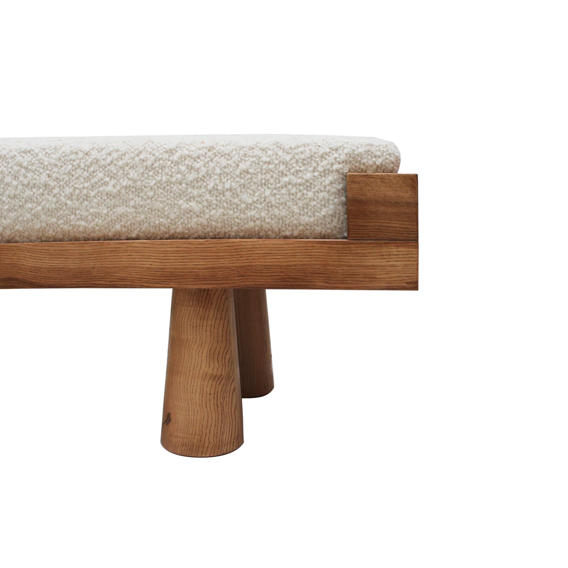 Contemporary Brutalist Style Bench in Solid Oak and Wool Bouclé, Italy In Good Condition For Sale In Ibiza, Spain