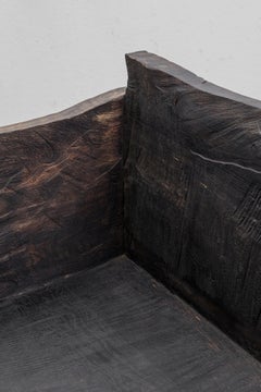 Zeitgenössische Bank im brutalistischen Stil aus massiver Eiche 'Dark' und Leinsamenöl