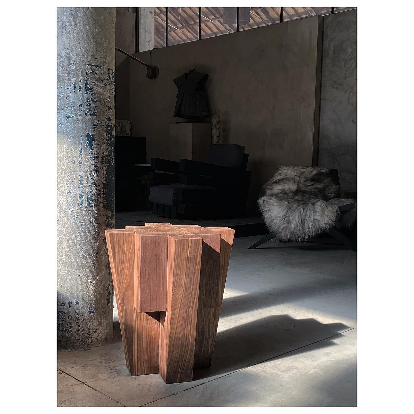 Table d'appoint Bunker en noyer américain par Arno Declercq en vente 1