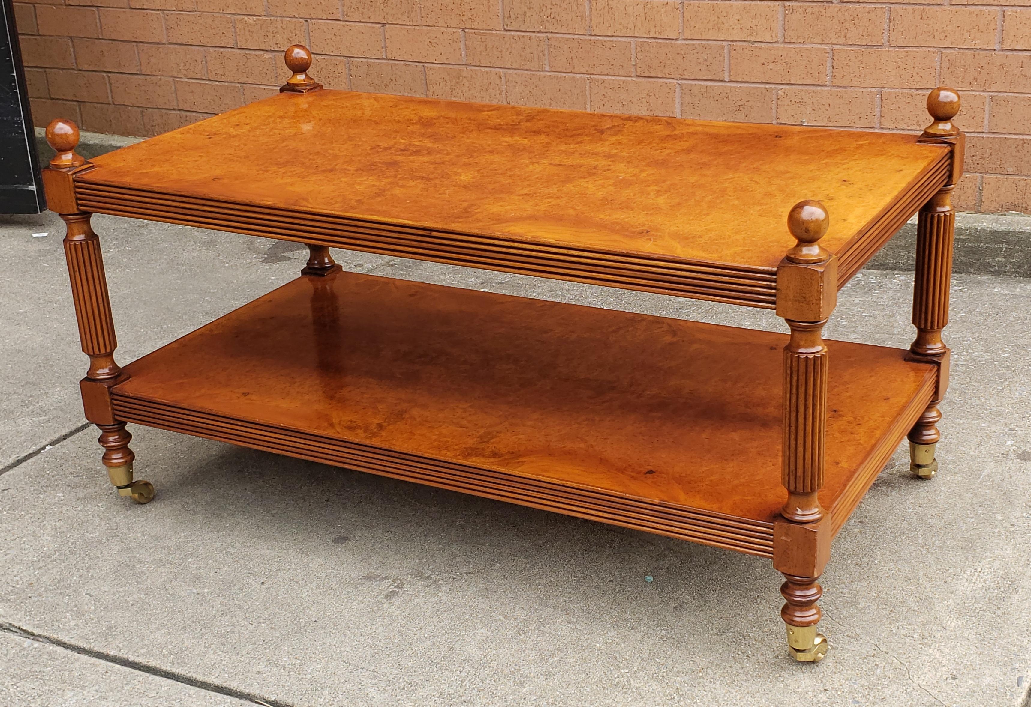 Contemporary Burl Fruitwood Tier Rolling Coffee Table (Regency) im Angebot