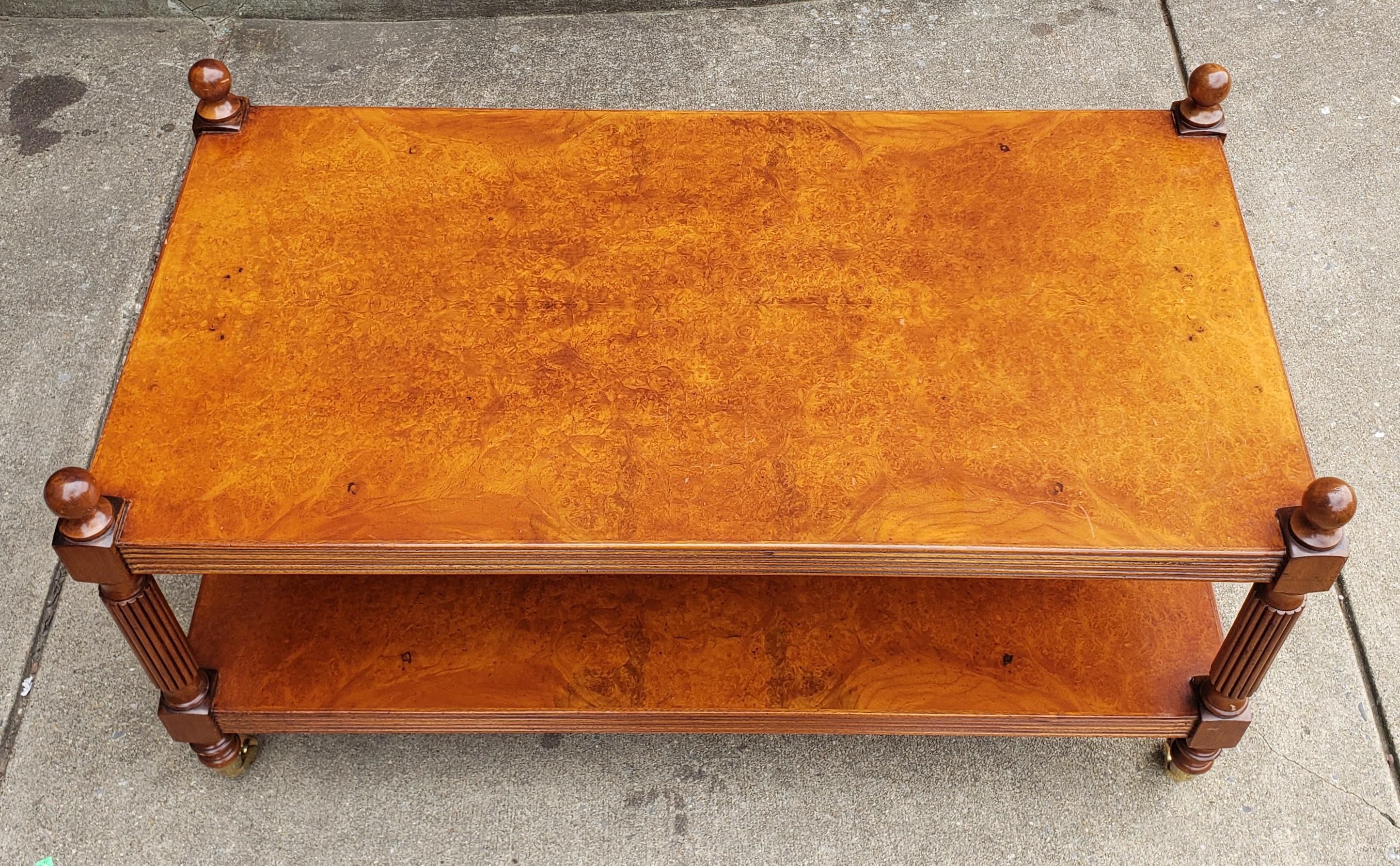 Contemporary Burl Fruitwood Tier Rolling Coffee Table (amerikanisch) im Angebot