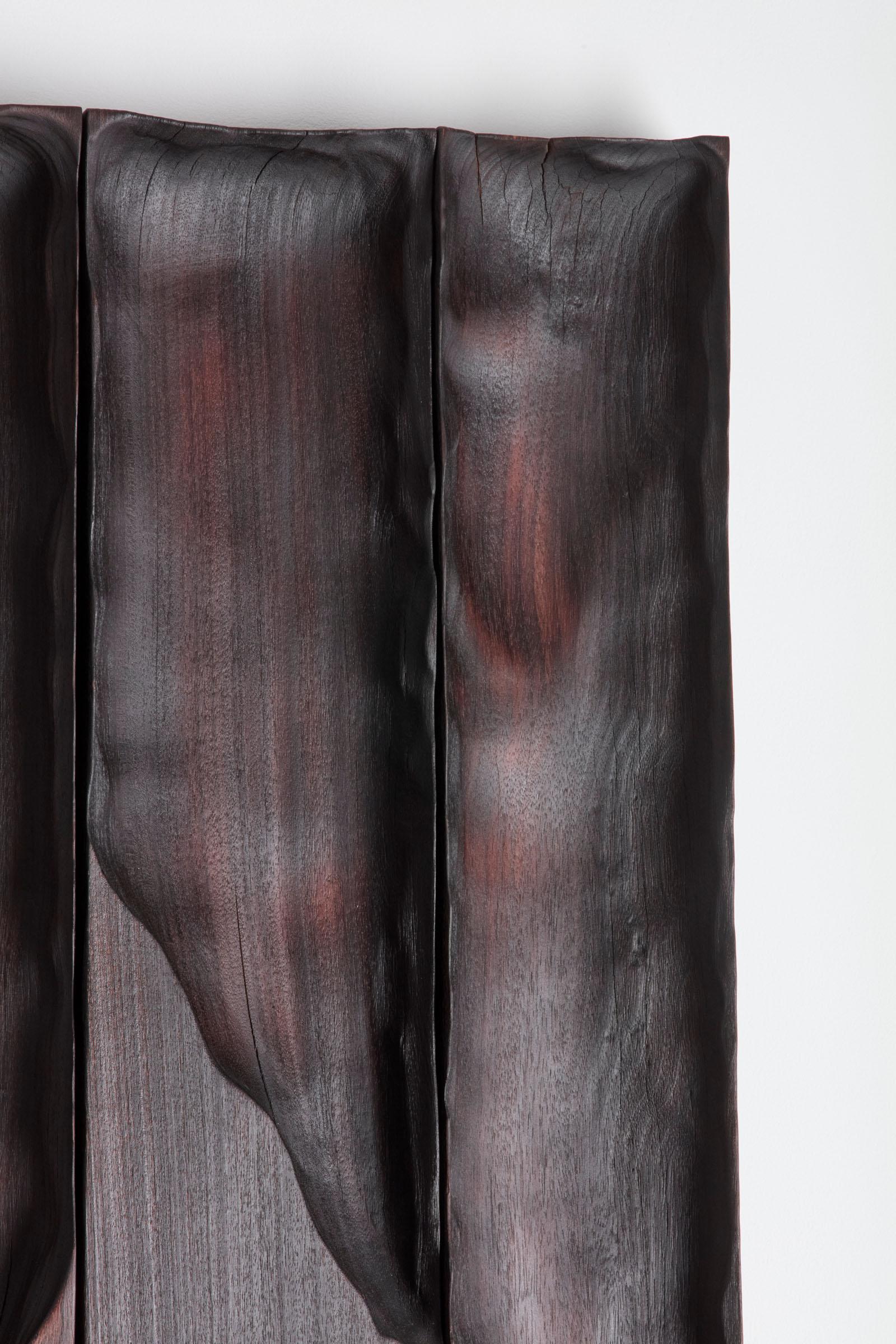 Contemporain brûlé en bois tendre Dolce Paola par Katrien Doms Neuf - En vente à 1204, CH