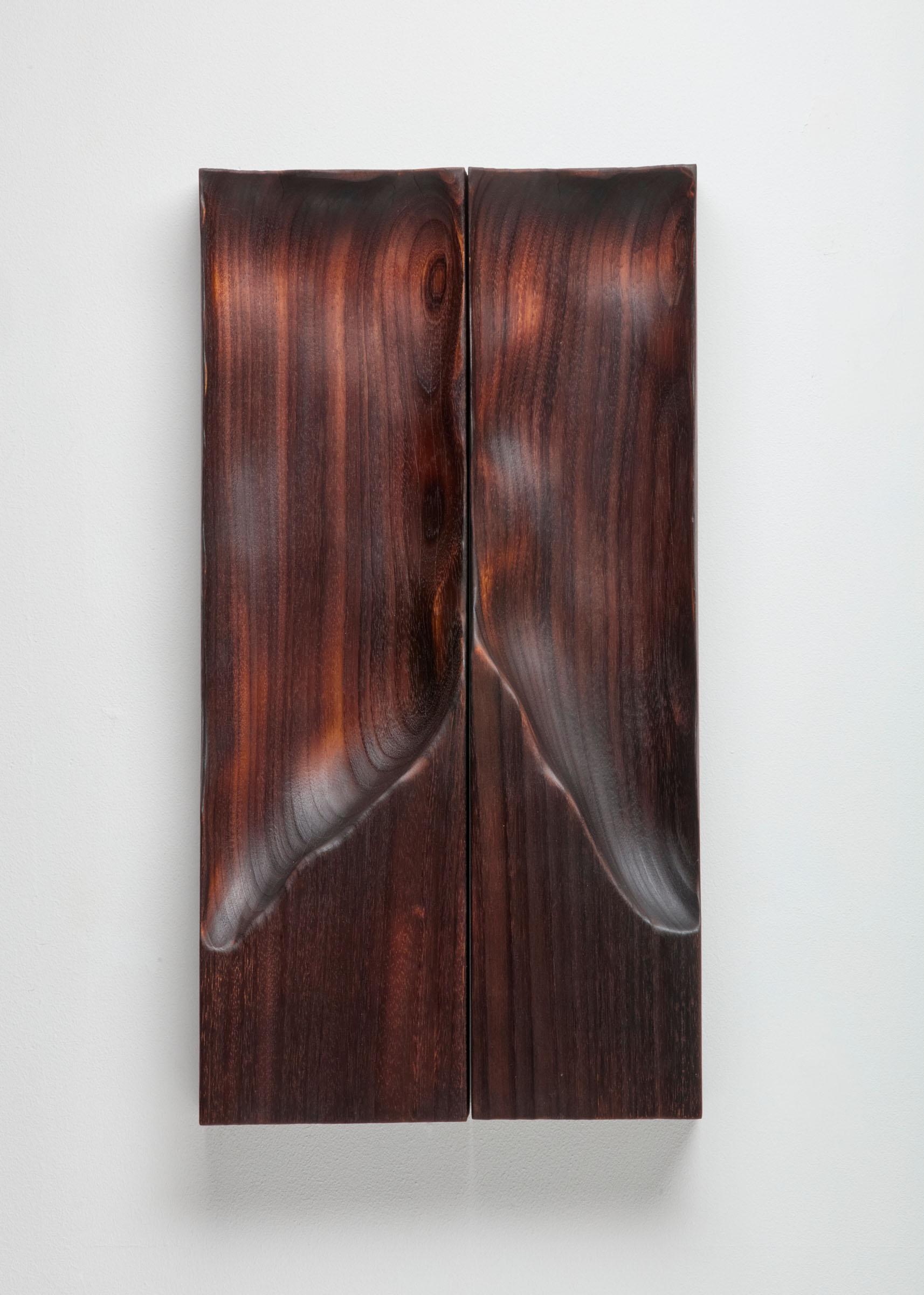 Zeitgenössisches gebranntes weiches Holz Sommer-Haiku von Katrien Doms (Handgeschnitzt) im Angebot