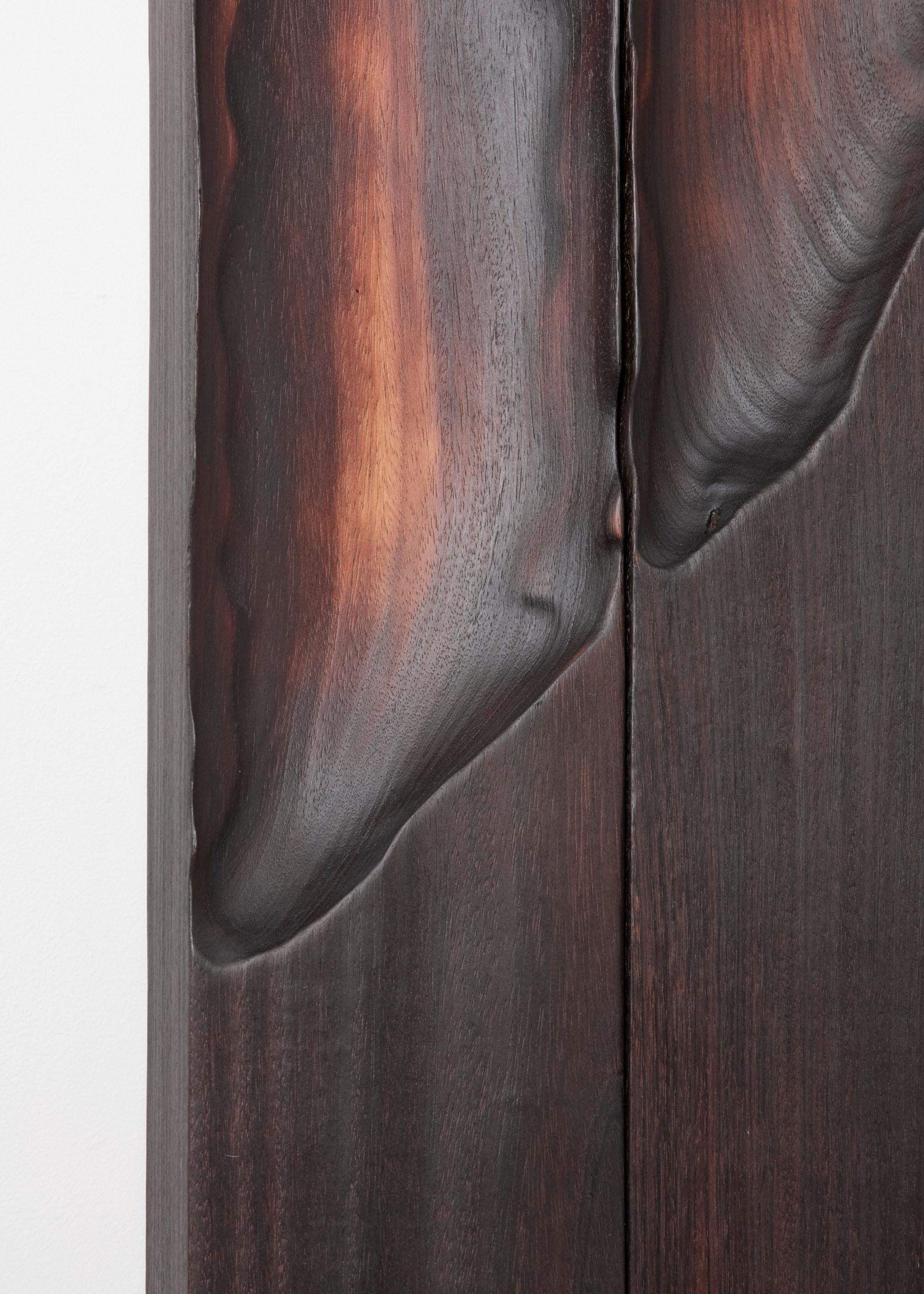 Zeitgenössisches gebranntes weiches holz Der Fluss singt von Katrien Doms (Weichholz) im Angebot