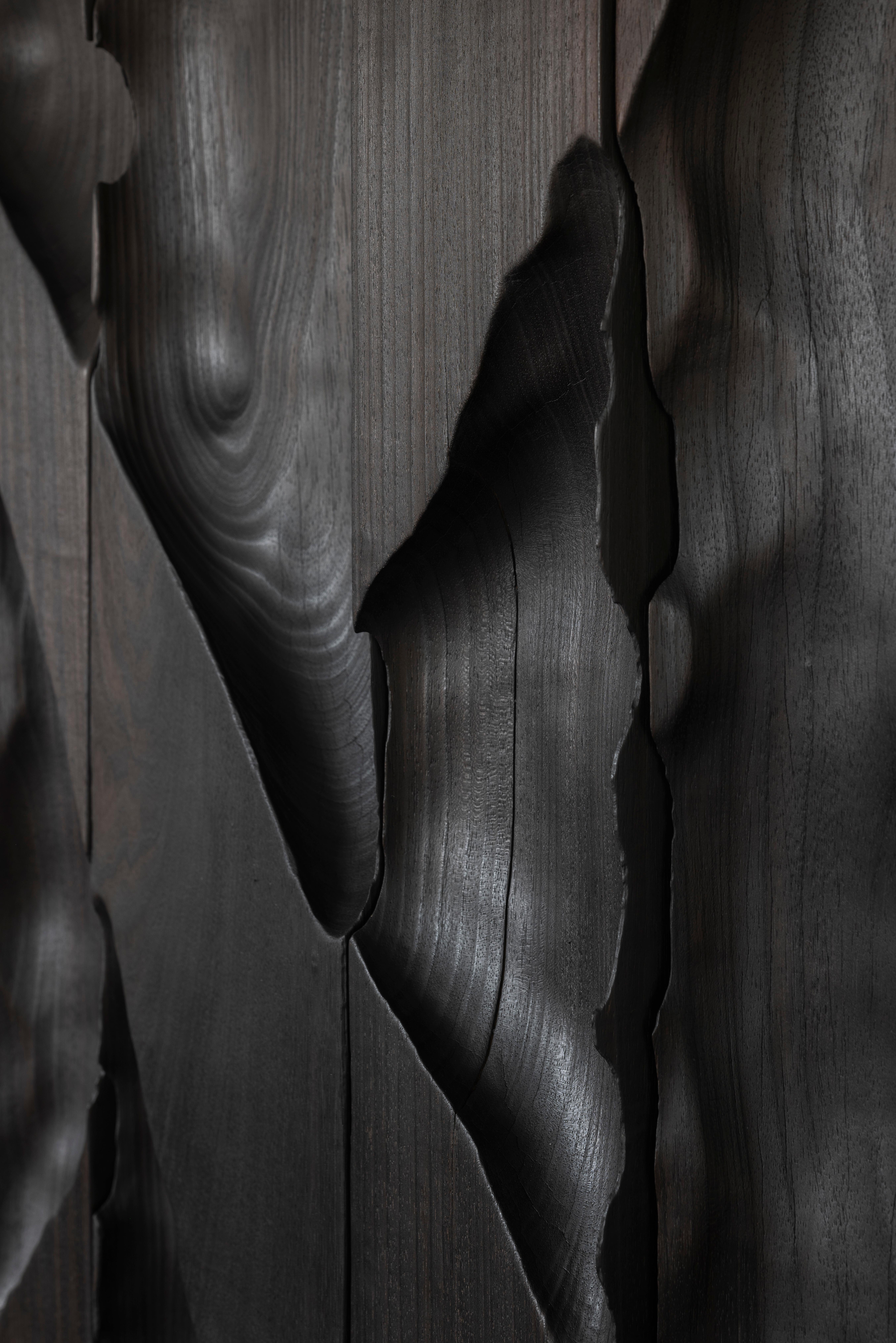 Pièce murale contemporaine en bois tendre brûlé Ukiyo 032 par Katrien Doms en vente 4