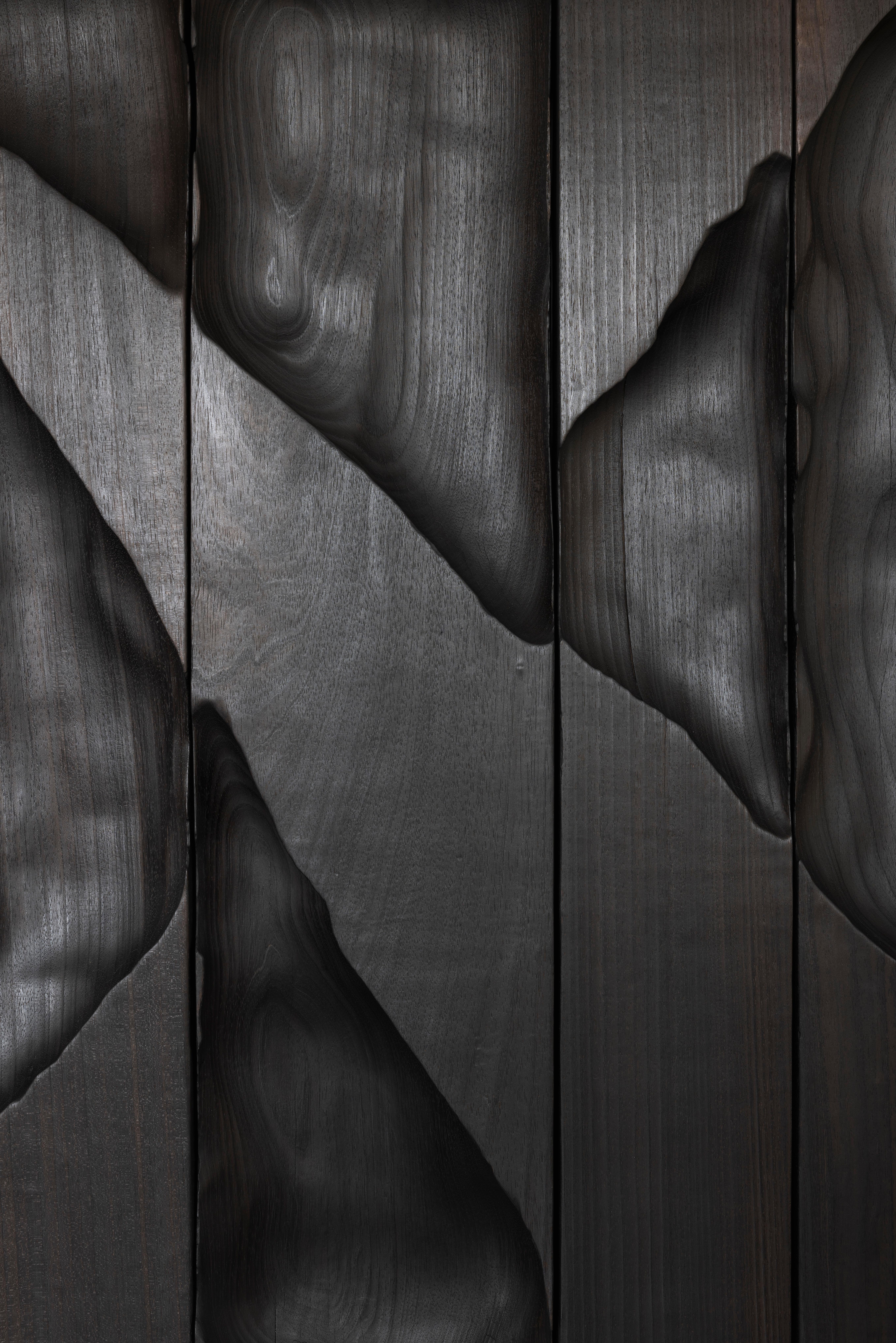 Pièce murale contemporaine en bois tendre brûlé Ukiyo 032 par Katrien Doms Neuf - En vente à 1204, CH