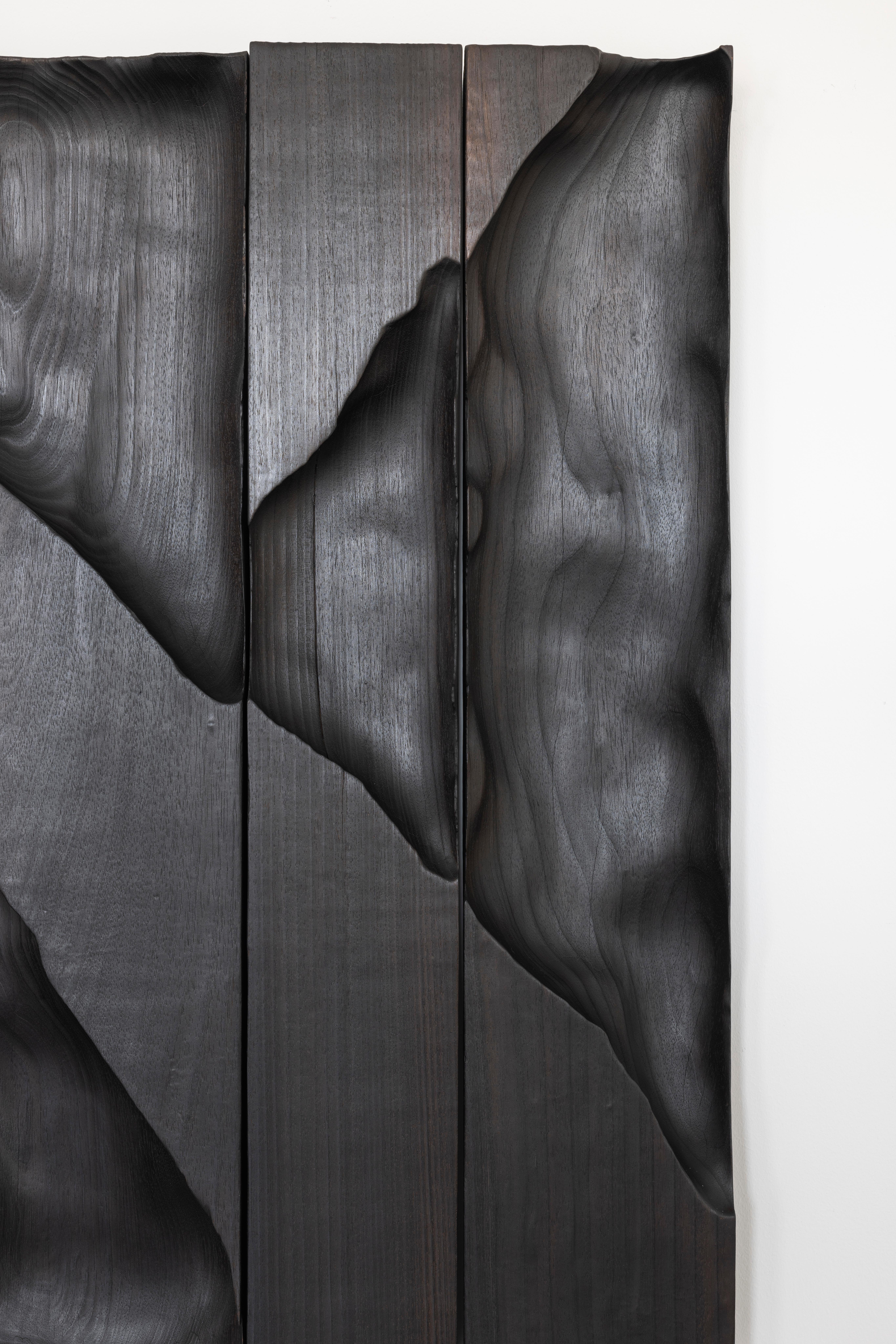 Bois tendre Pièce murale contemporaine en bois tendre brûlé Ukiyo 032 par Katrien Doms en vente