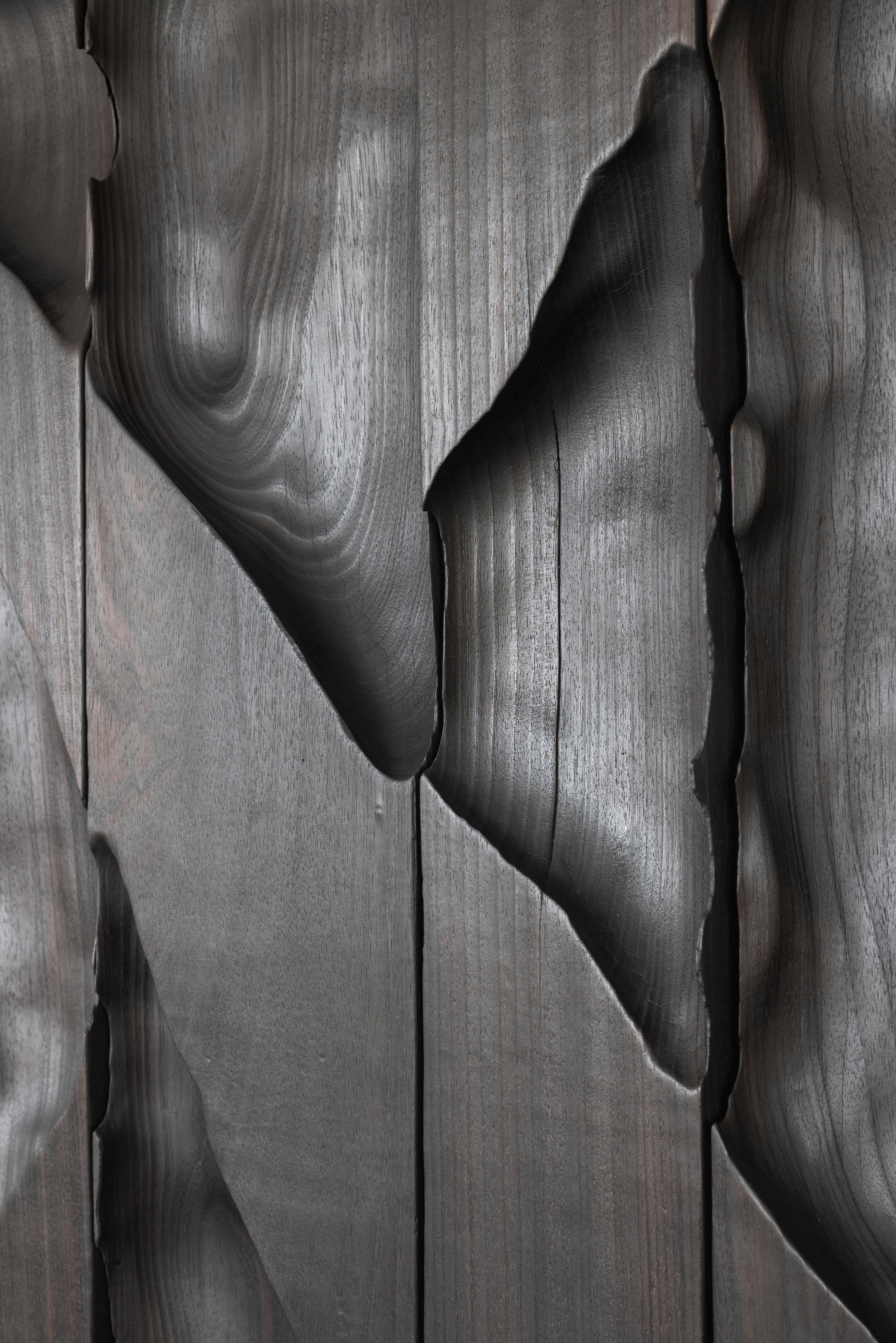 Pièce murale contemporaine en bois tendre brûlé Ukiyo 032 par Katrien Doms en vente 2