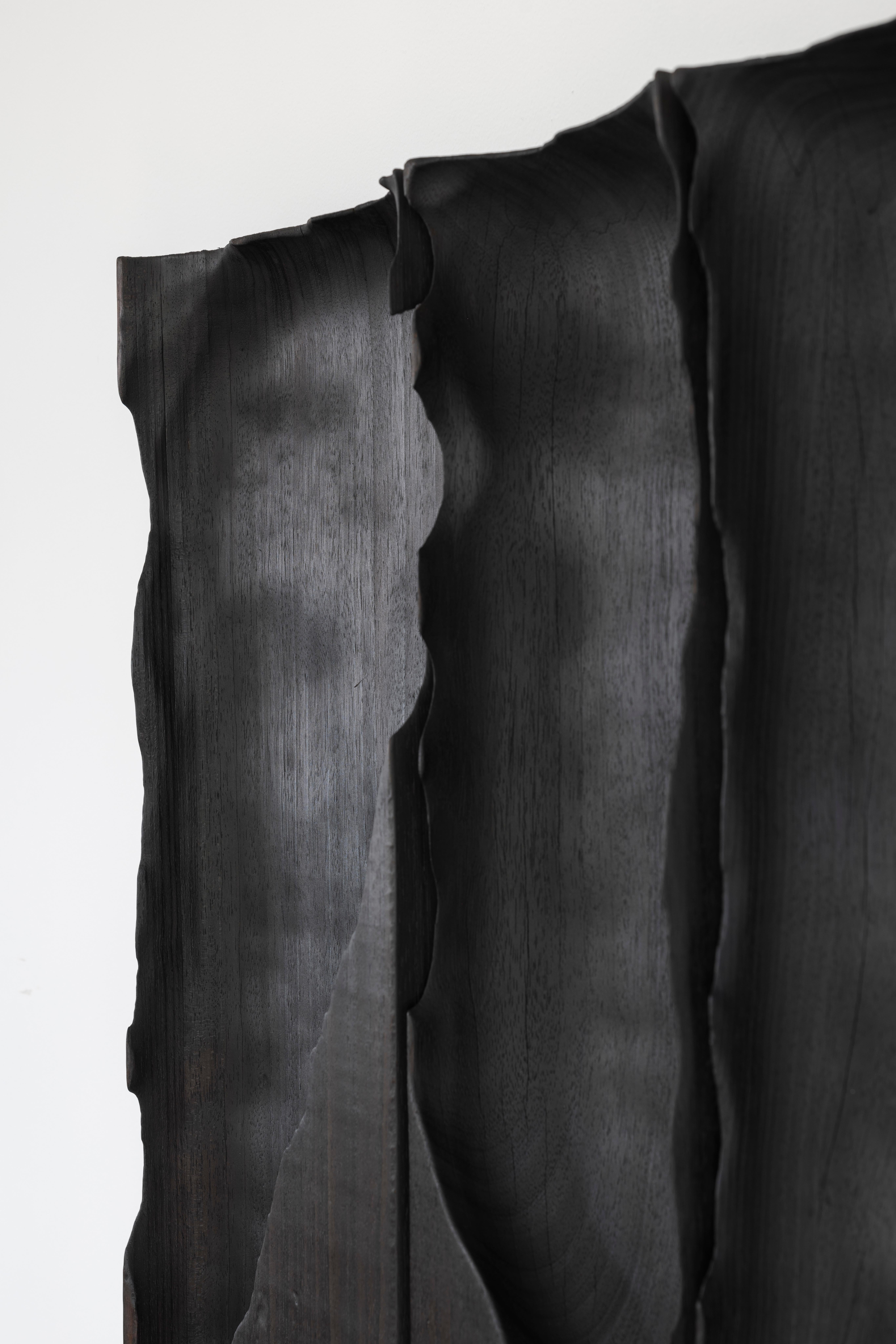 Zeitgenössisches wandobjekt aus gebranntem weichem holz Ukiyo 035 by Katrien Doms (Weichholz) im Angebot