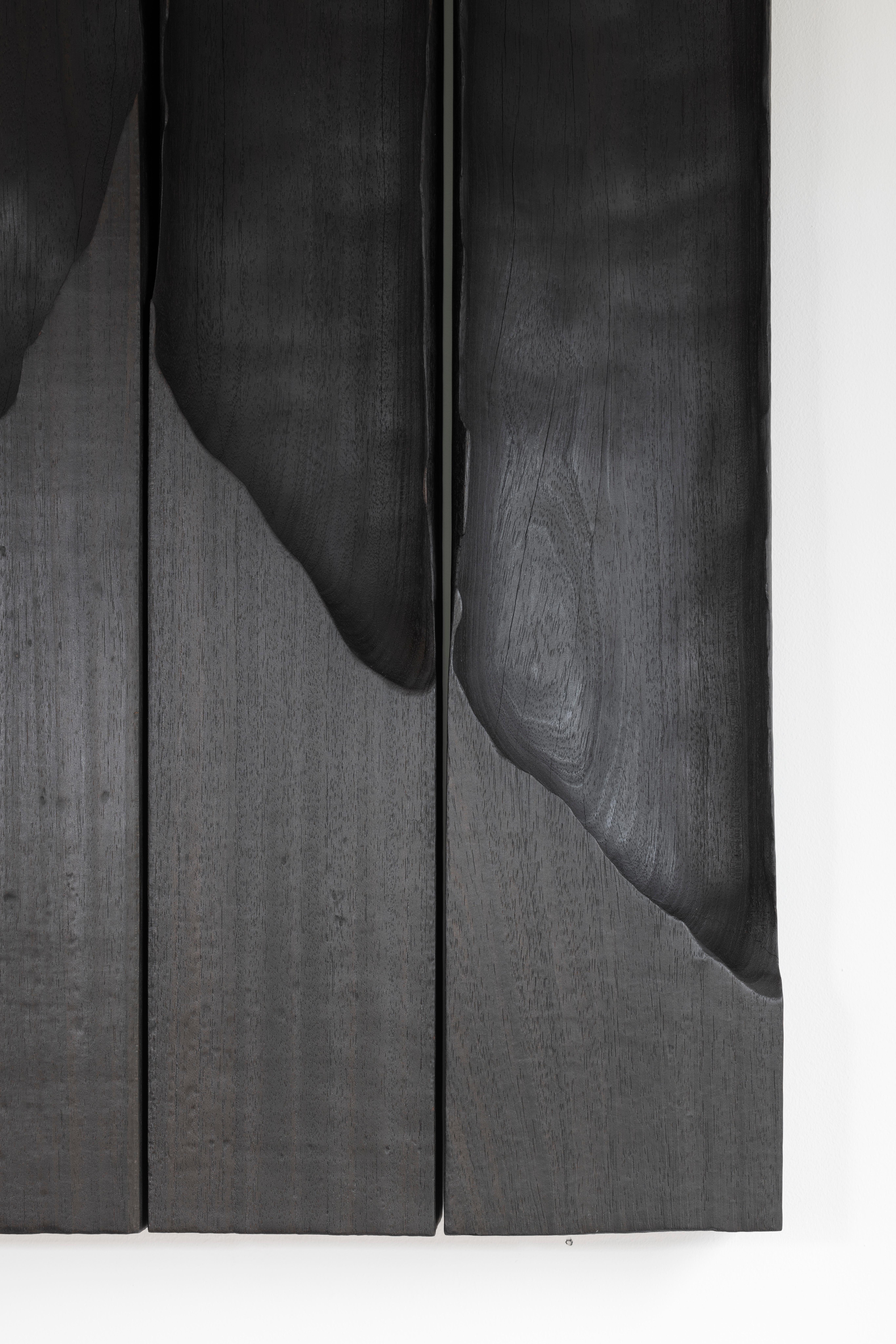 Zeitgenössisches wandobjekt aus gebranntem weichem holz Ukiyo 035 by Katrien Doms im Angebot 1
