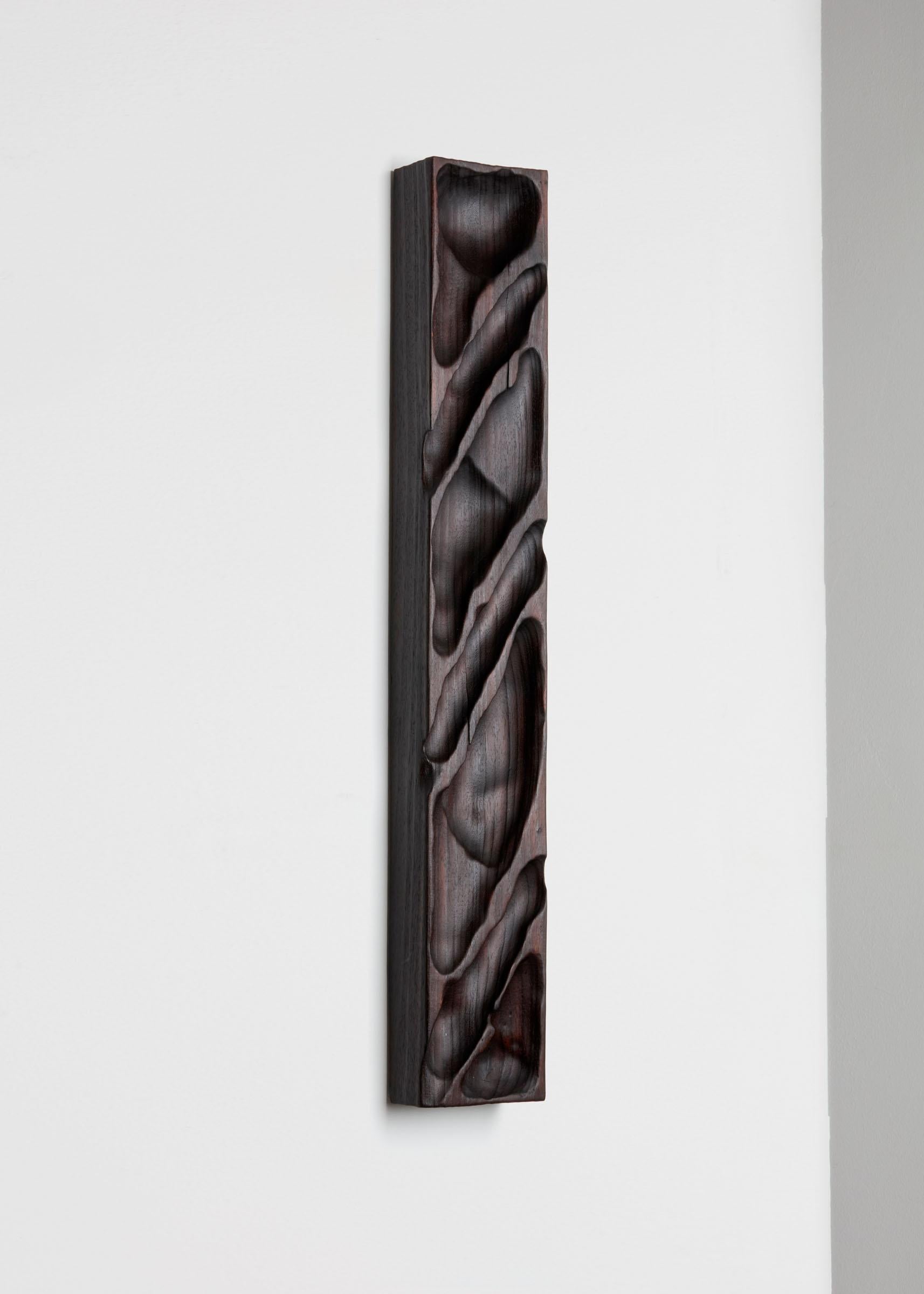 Zeitgenössisches gebranntes weiches holz Wild Child by Katrien Doms (Weichholz) im Angebot