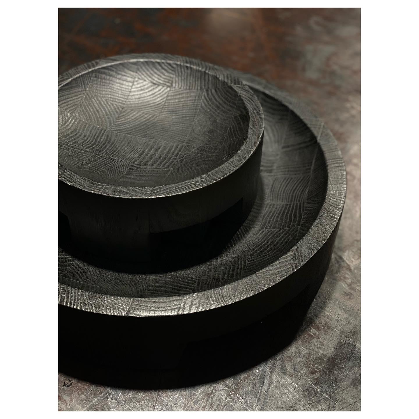 Contemporary Burnt and Wazed Oak Sma;l Black Disk Tray by Arno Declercq For Sale 5