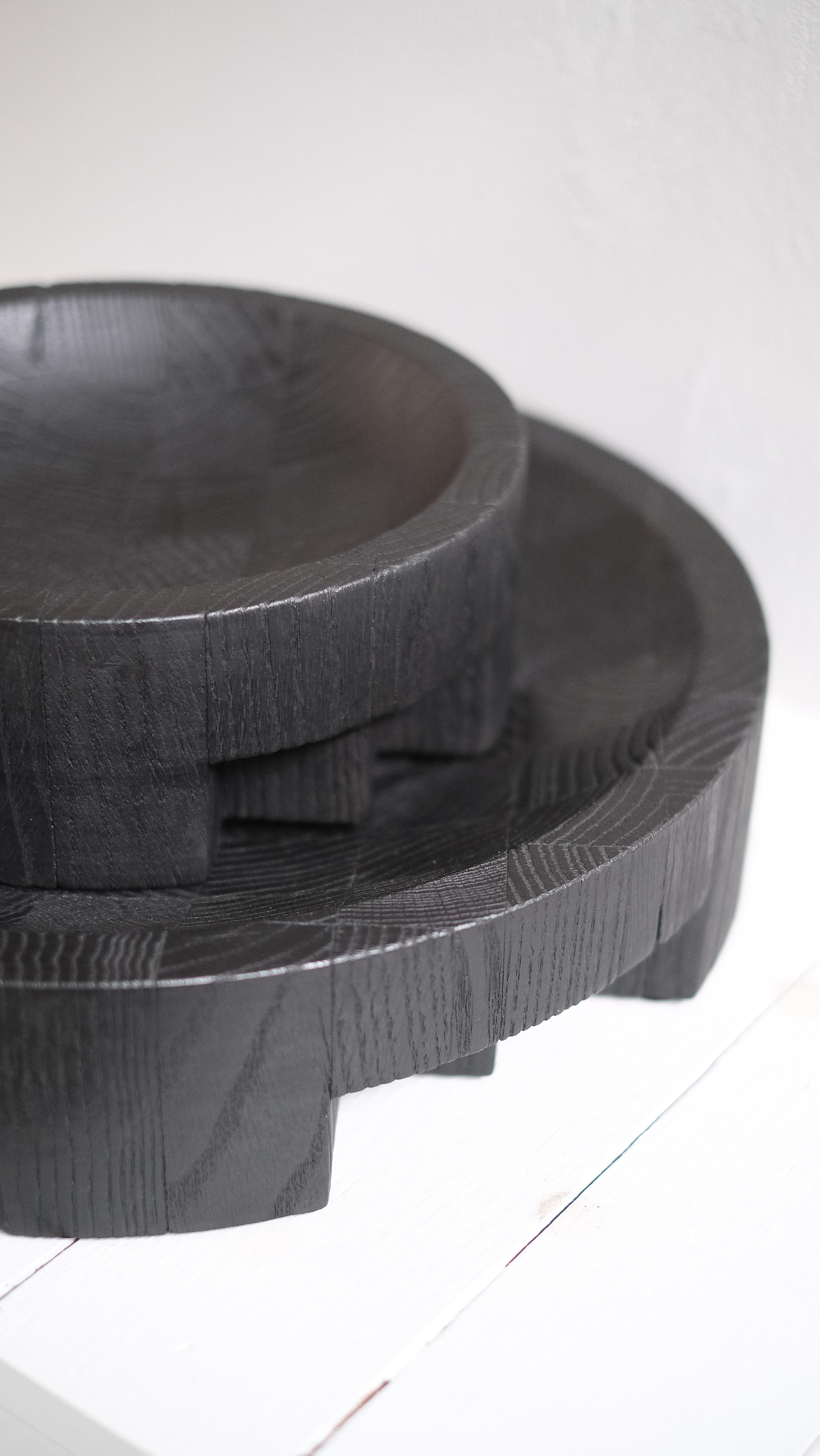 Contemporary Burnt and Wazed Oak Sma;l Black Disk Tray by Arno Declercq For Sale 1