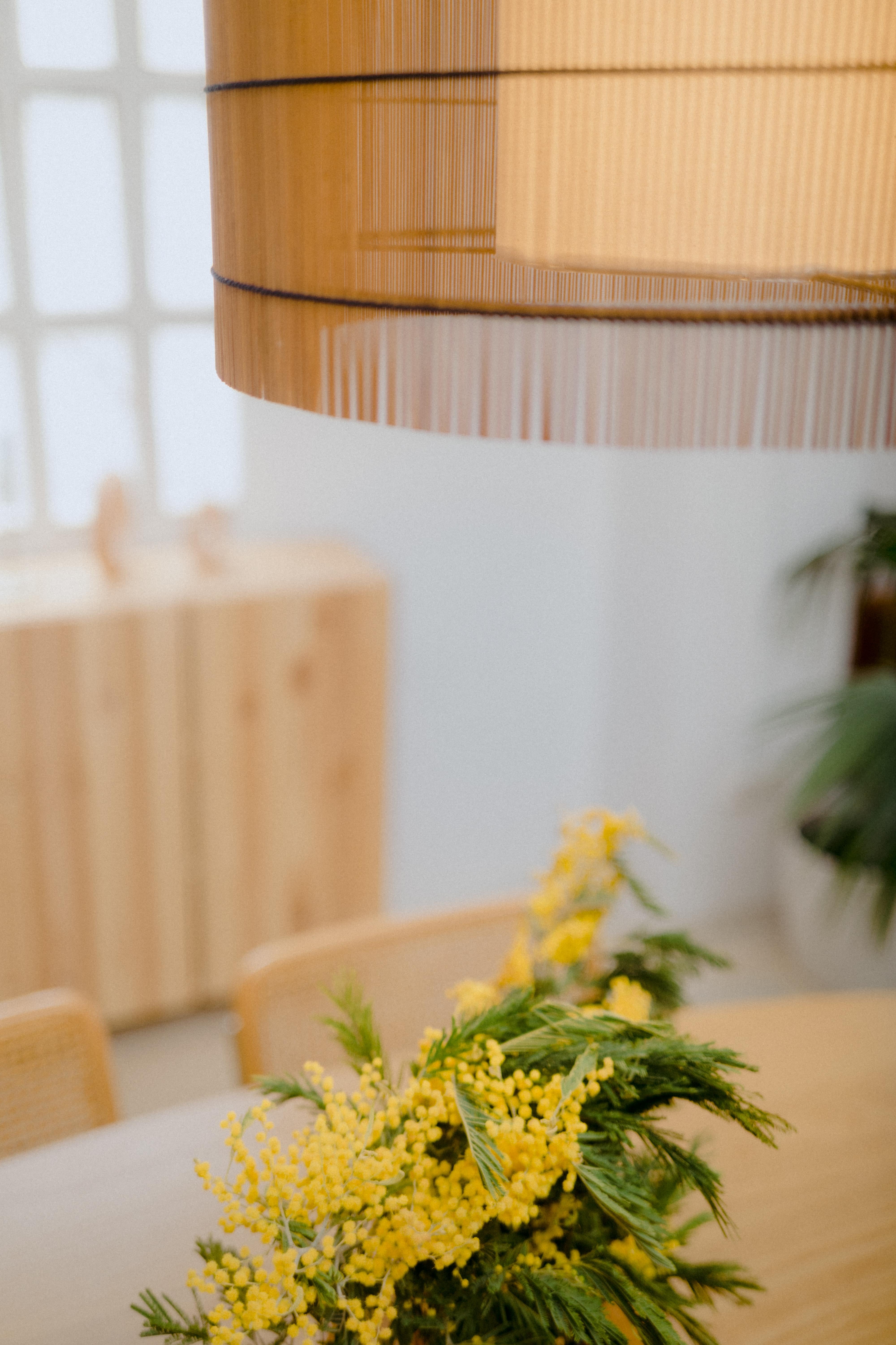 Fait main Lampe à suspension contemporaine faite à la main, en cerisier et bambou, par Mediterranean Objects en vente