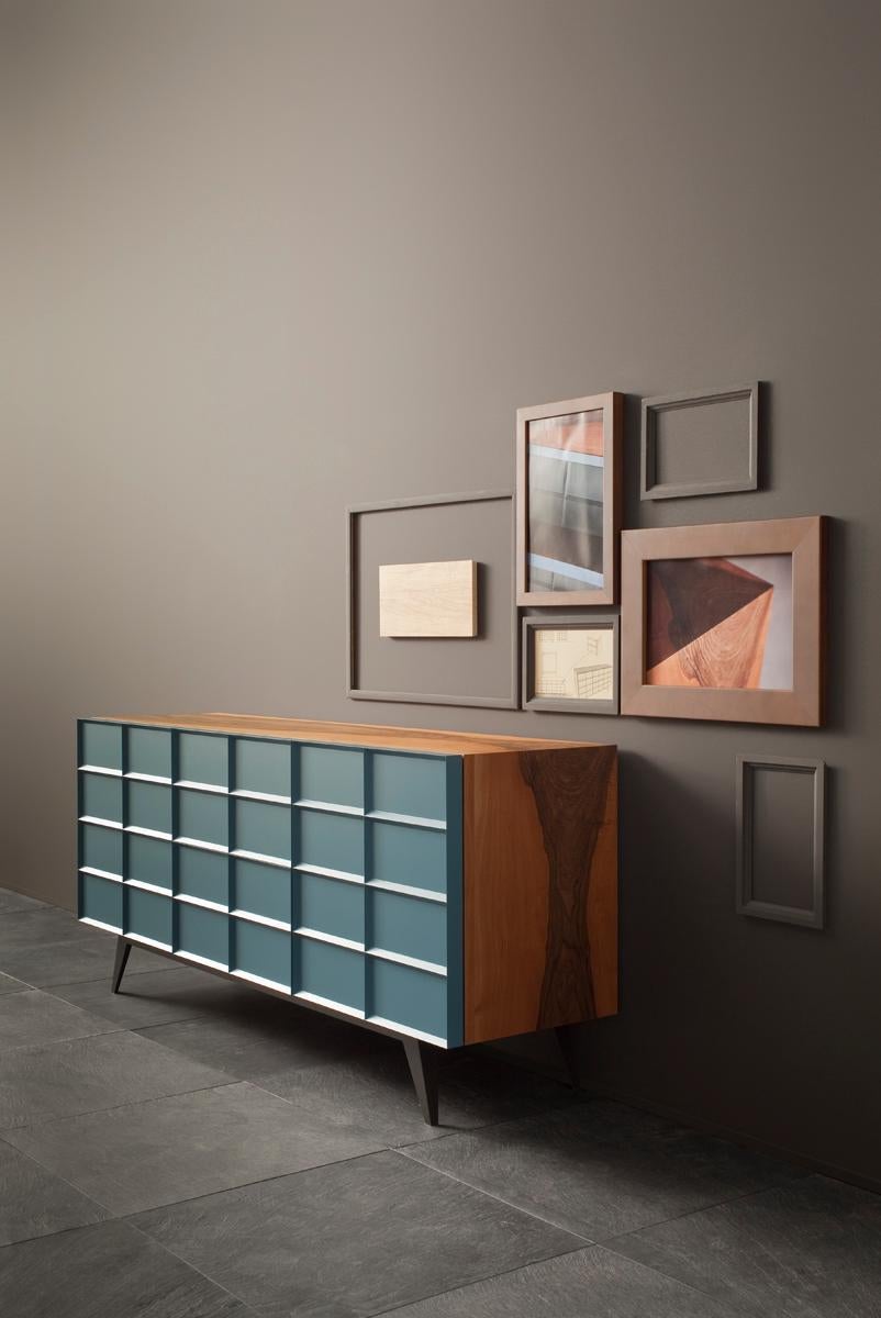 Inspired by a chocolate bar, coco is characterized by its rigorous and elegant lines. Its unique shape allowed us to explore numerous different opening mechanisms, alternating doors and drawers while keeping the overall look the same.
Sideboard W.