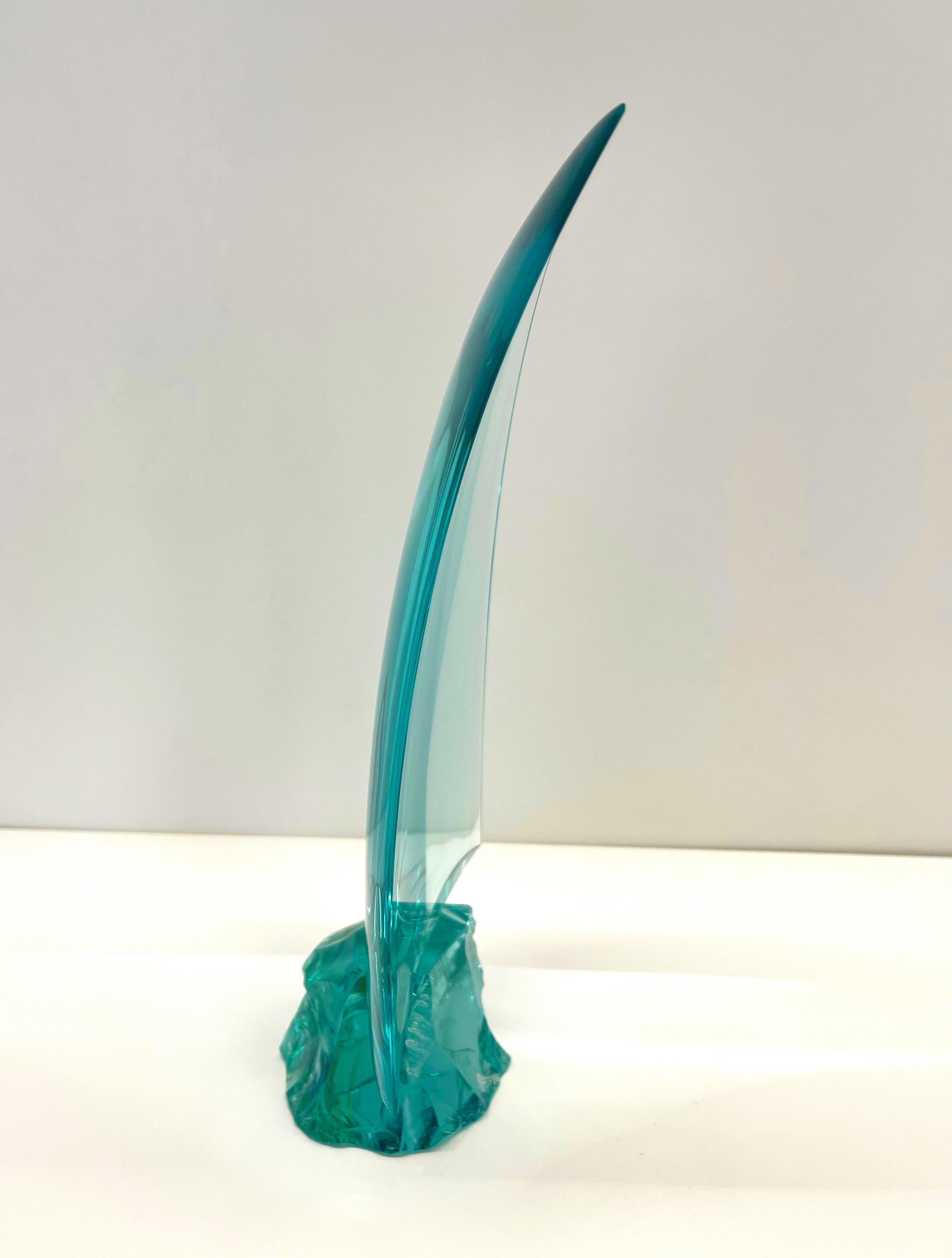 Italiano Scultura contemporanea 'Sail' in cristallo acquamarina fatta a mano di Ghirò Studio in vendita