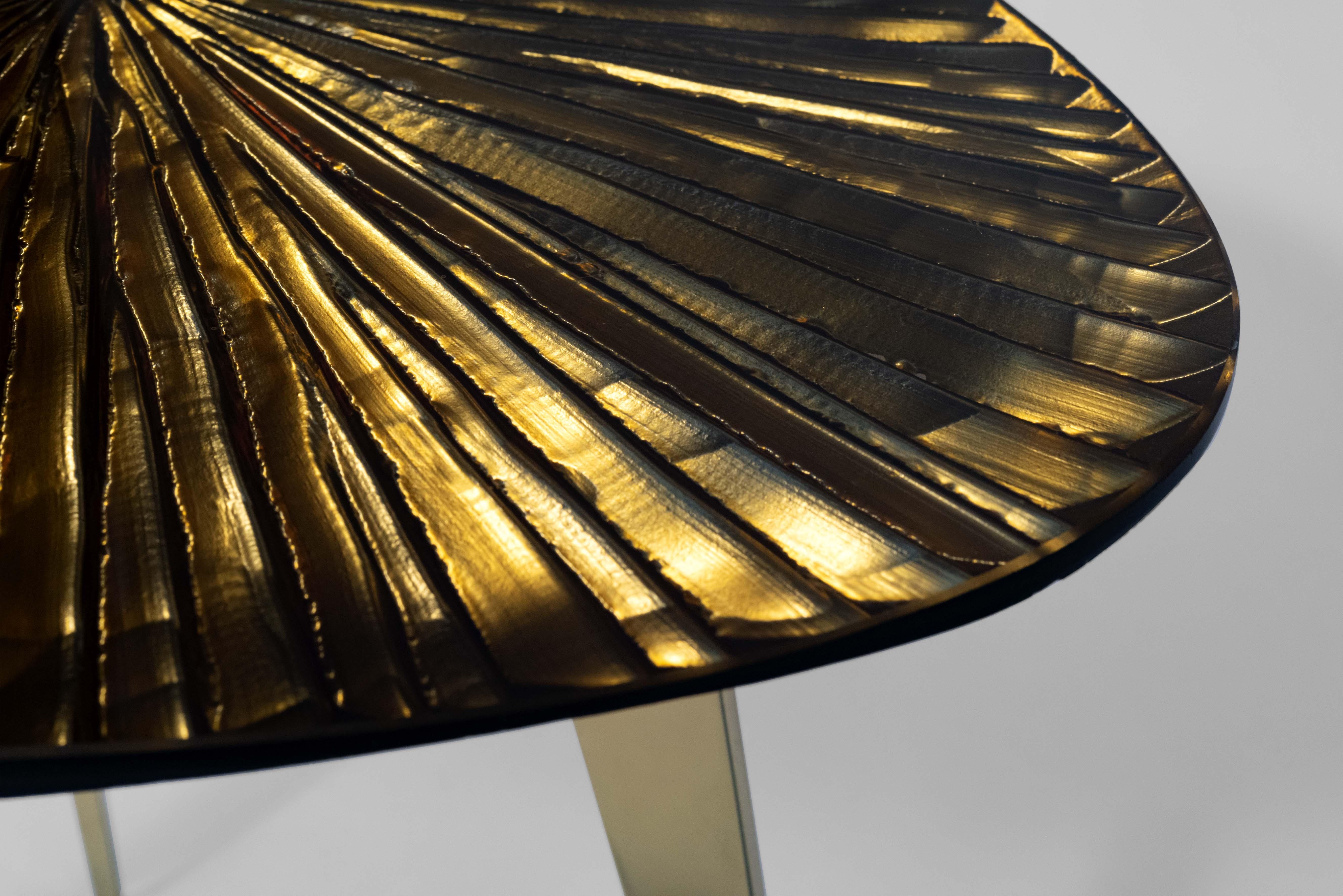 Table basse contemporaine 'Ambra' Cristal ambré et laiton par Ghirò Studio Neuf - En vente à Pieve Emanuele, Milano