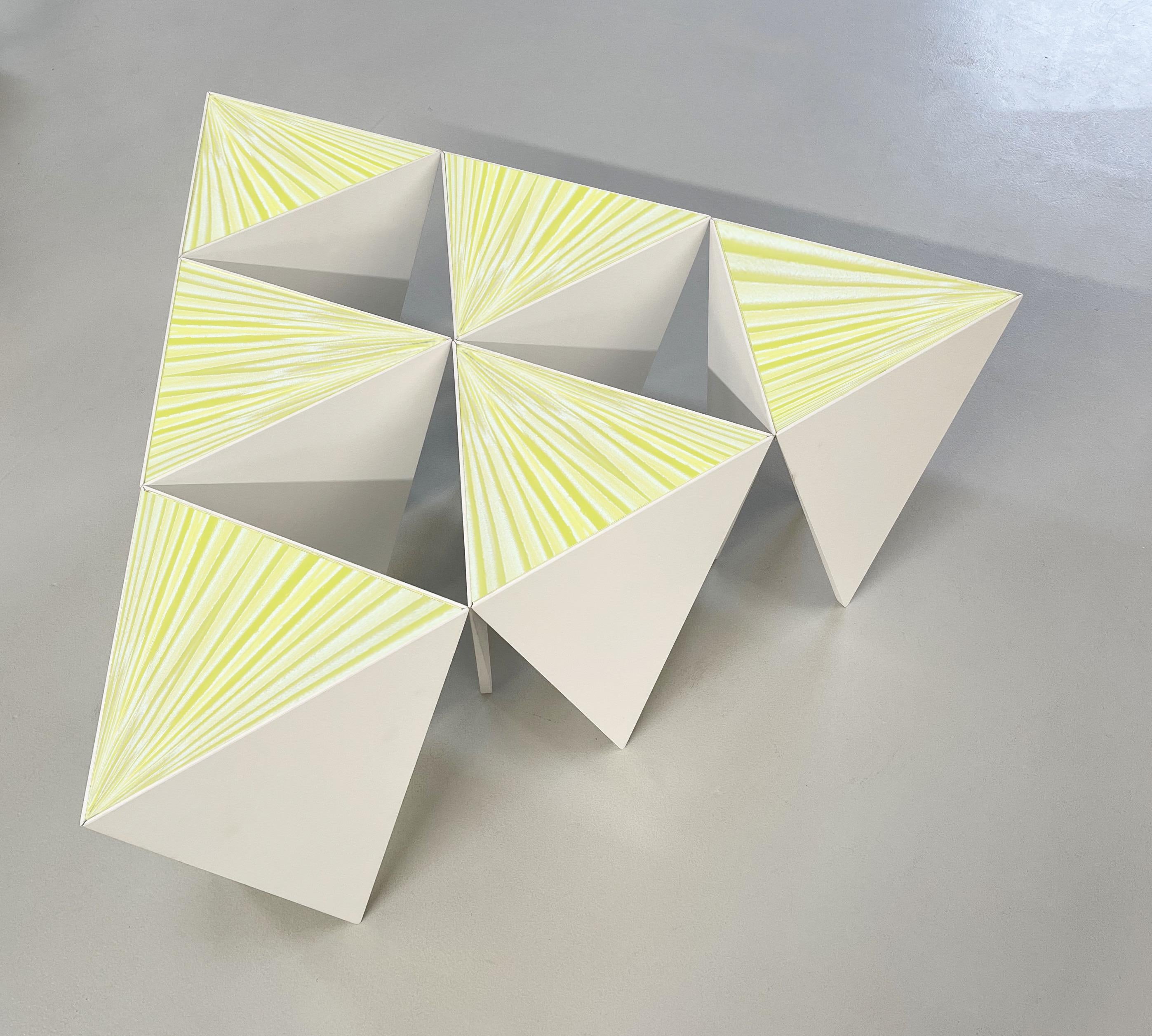 Zeitgenössischer 'Magnet'-Set aus sechs handgefertigten Couchtischen von Ghir Studio (Moderne) im Angebot