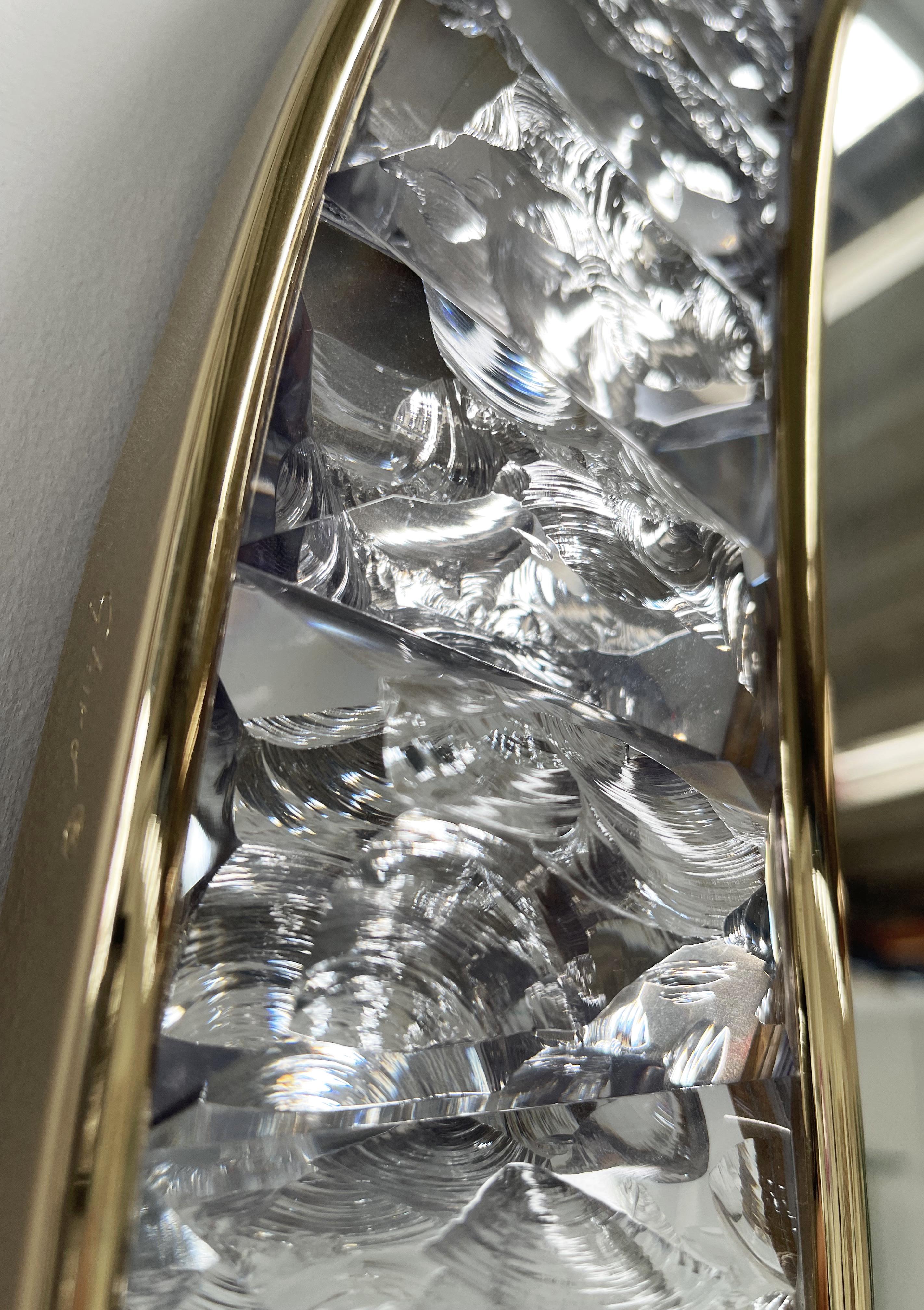 Or Miroir martel contemporain fait à la main en cristal, laiton et or 24 carats par Ghir Studio en vente