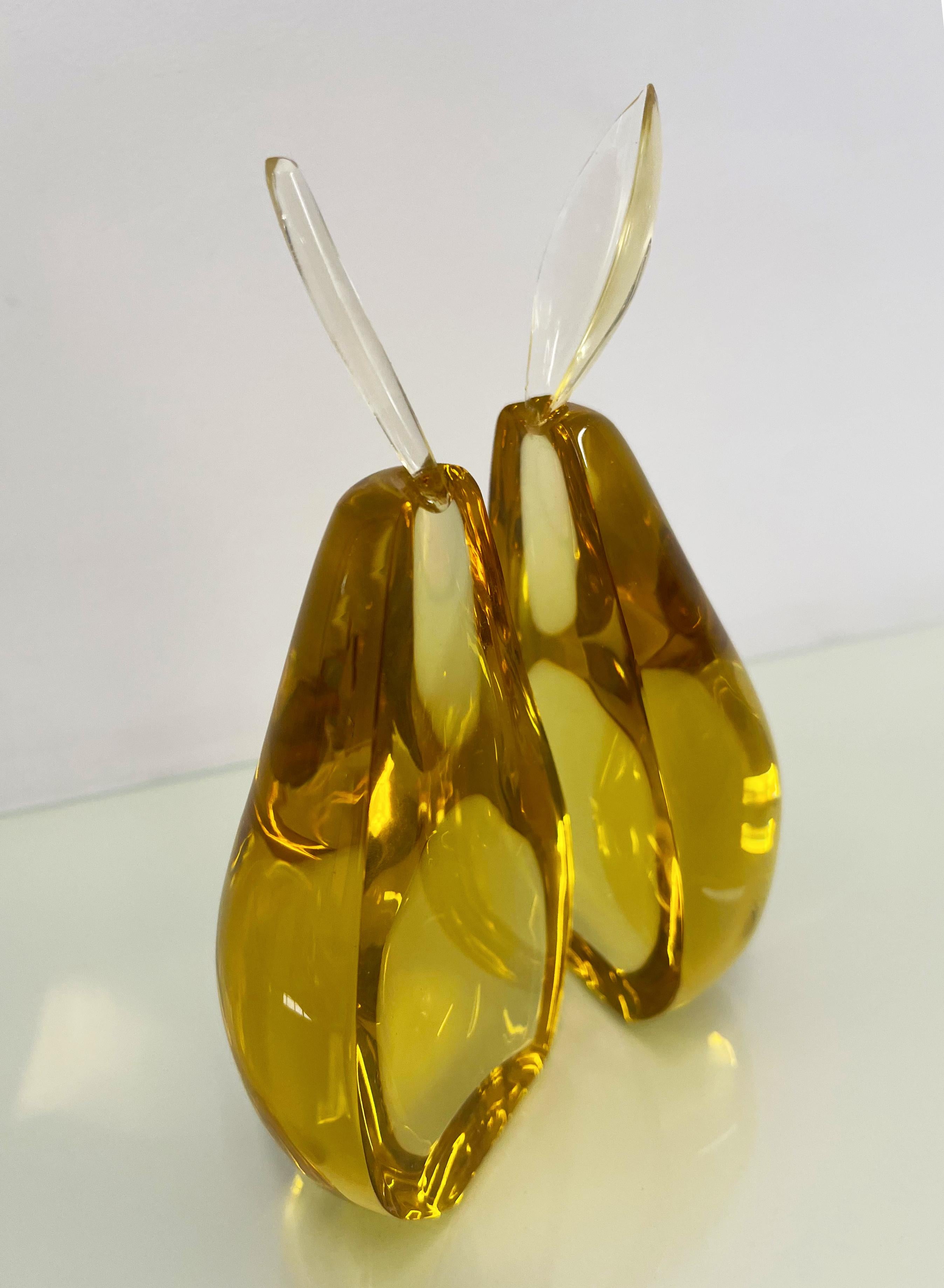 Contemporary 'Pear' Sculpture Amber Yellow Crystal Handcrafted by Ghirò Studio In New Condition For Sale In Pieve Emanuele, Milano