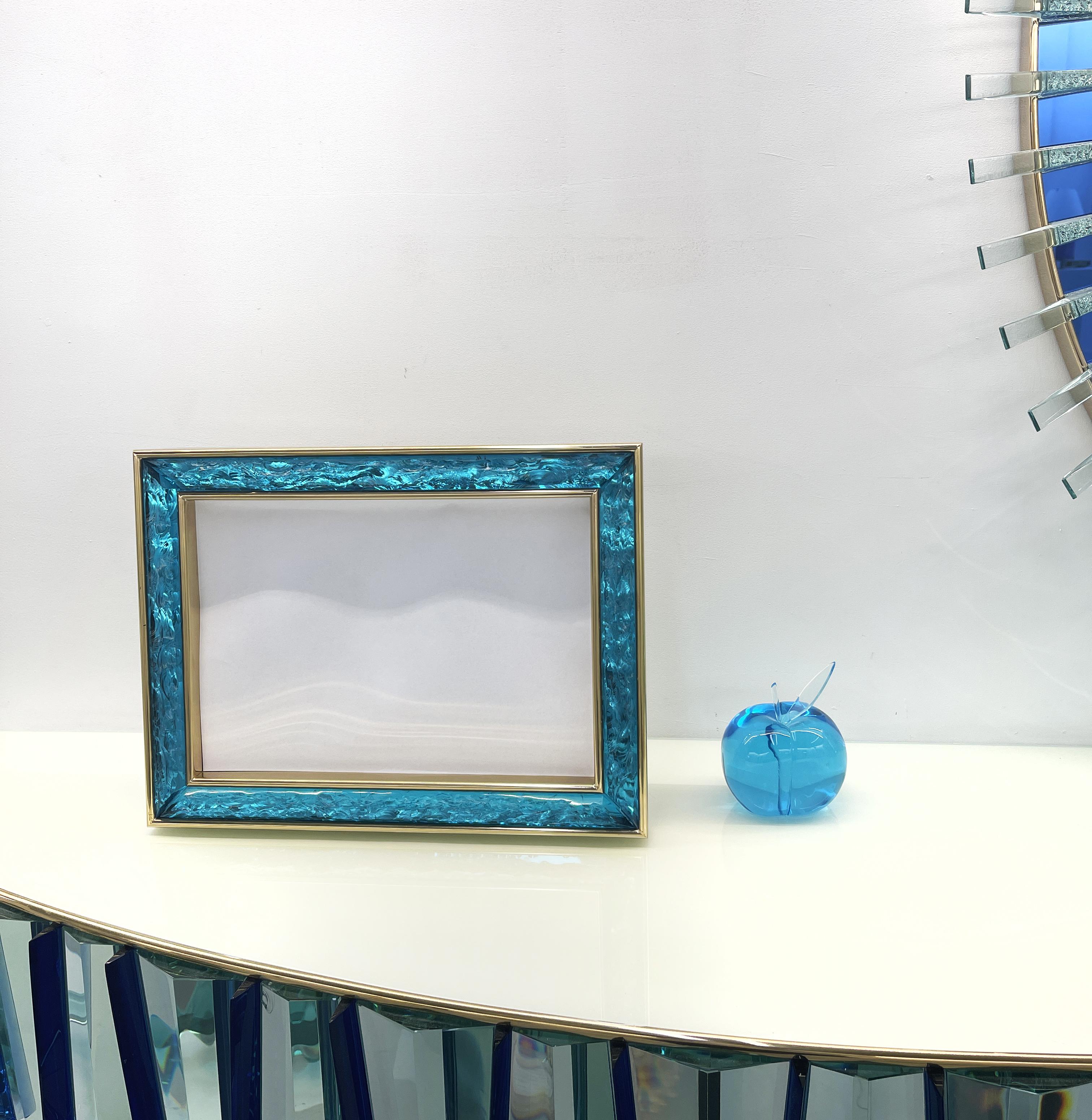 Cadre photo contemporain fait main en cristal bleu, laiton et or par Ghirò Studio Neuf - En vente à Pieve Emanuele, Milano
