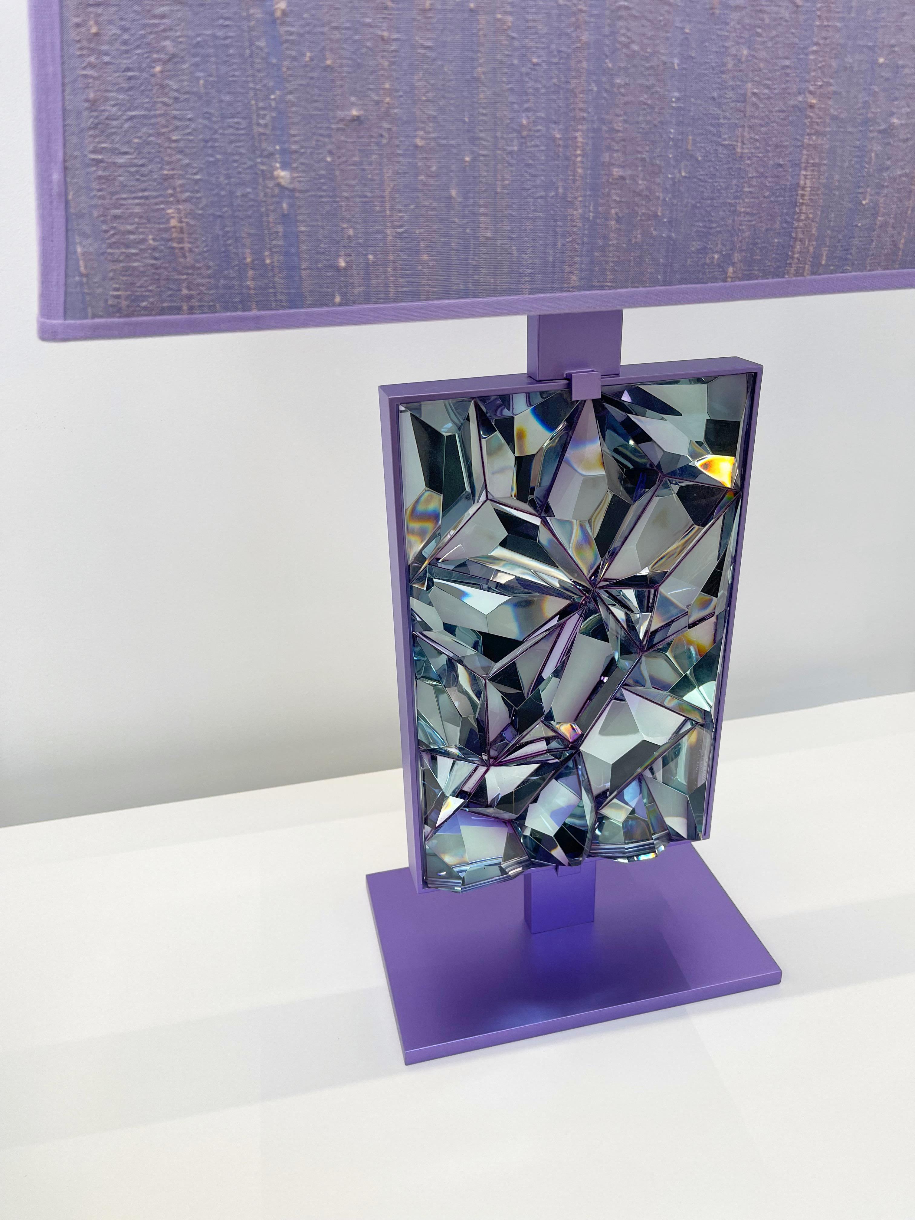 2022 Collectional de lampes de table par Ghirò Studio.

Pixel n'est pas une simple lampe de table. C'est un objet d'art et de design pur. Sobre, fine et élégante même éteinte, elle est idéale pour apporter une touche de couleur dans n'importe quel