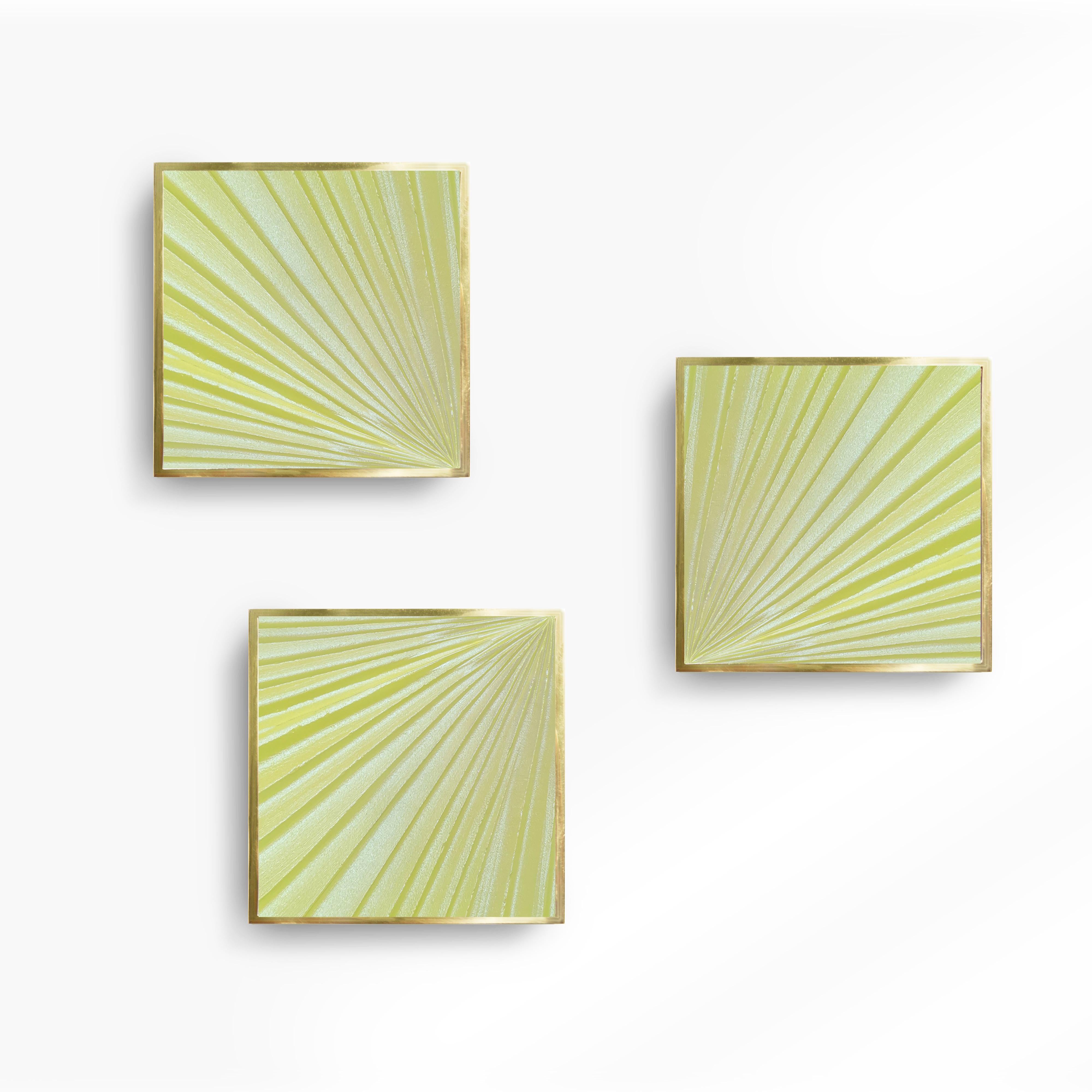 Fait main Applique contemporaine « Square » en cristal jaune irisé et or de Ghir Studio en vente