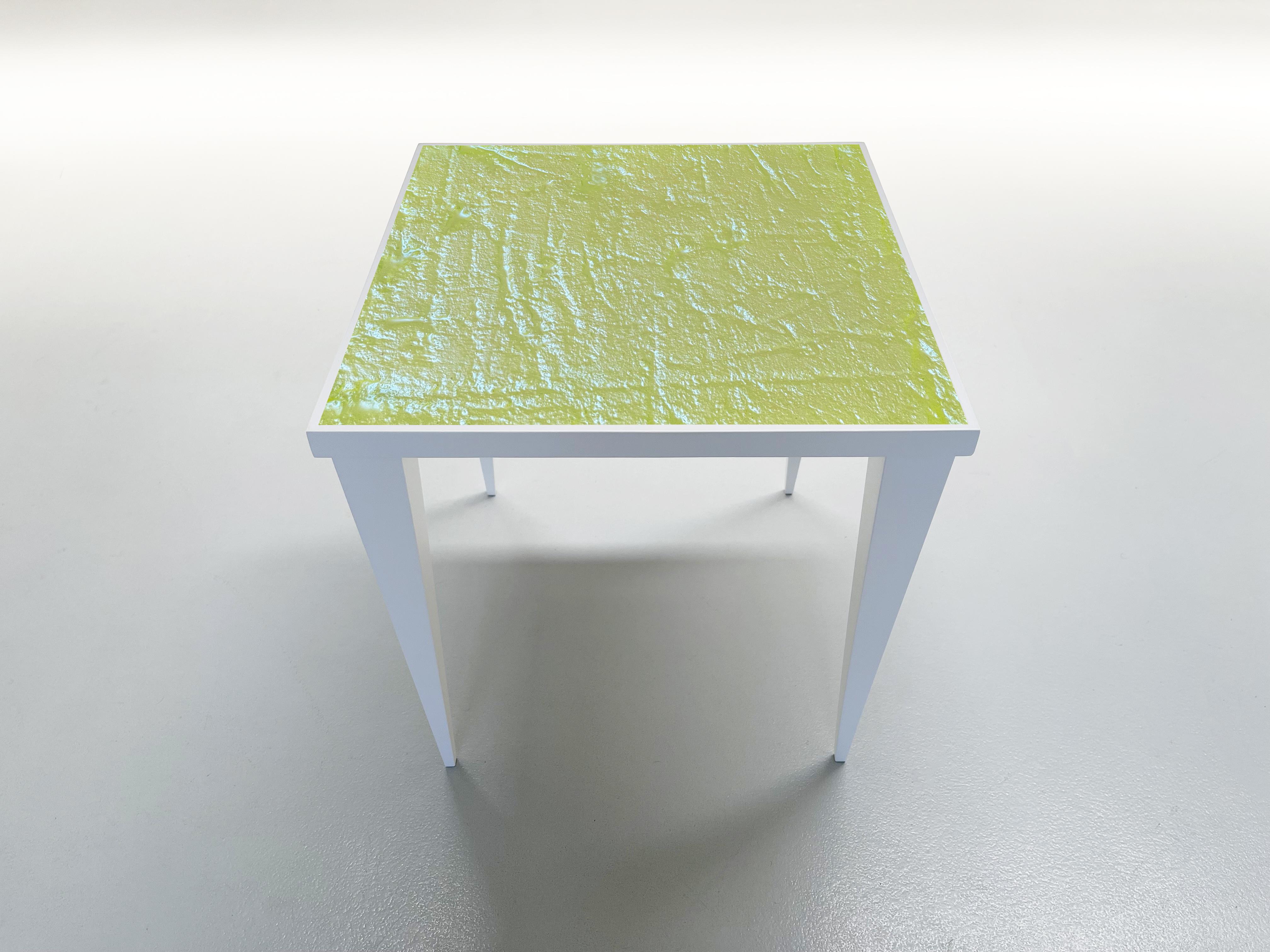 Moderno Tavolo contemporaneo 'Quadrato' Cristallo giallo e Wood Wood Fatto a mano da Ghirò Studio in vendita