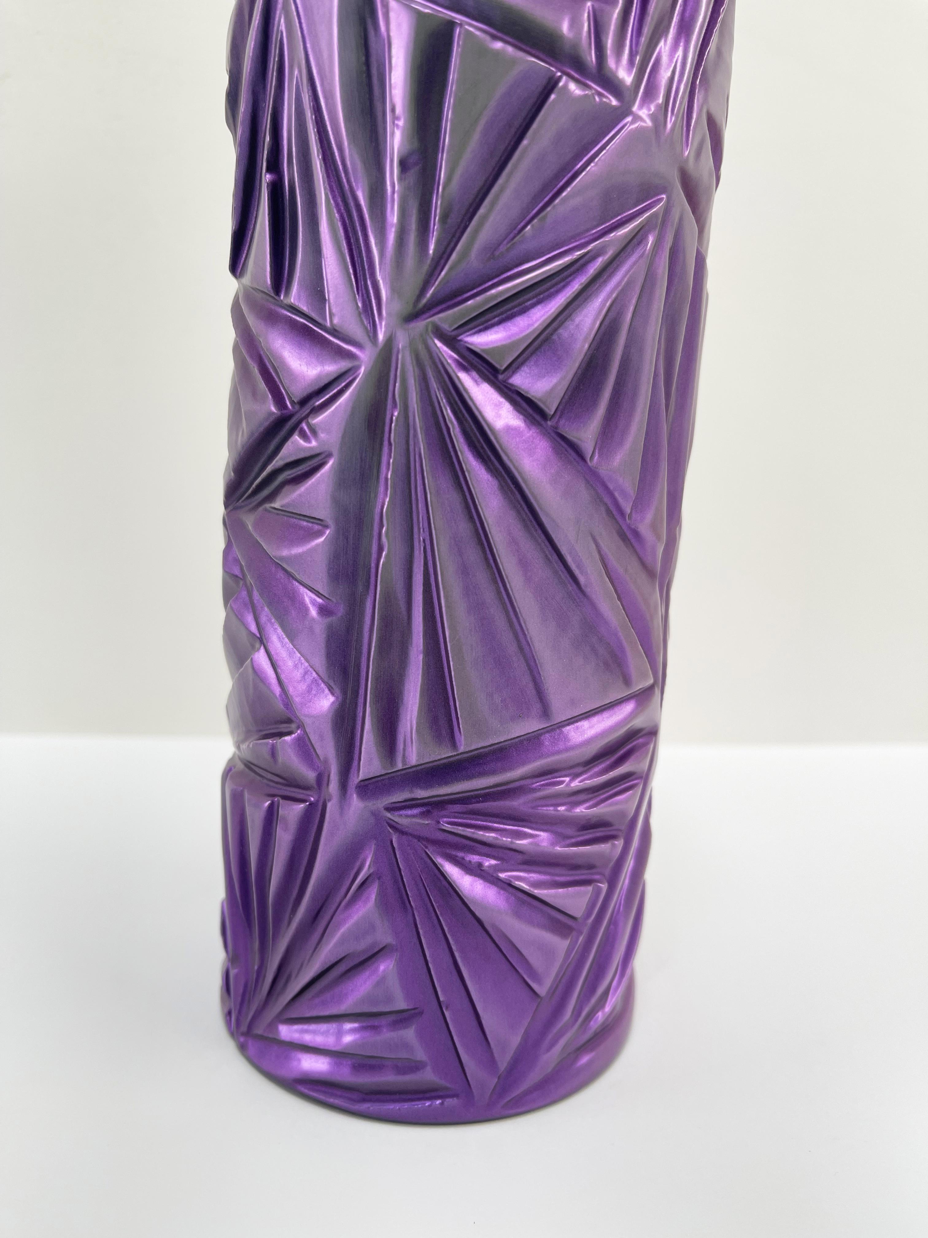 Contemporary Vase Purple Crystal Hand Engraved by Ghirò Studio In New Condition For Sale In Pieve Emanuele, Milano