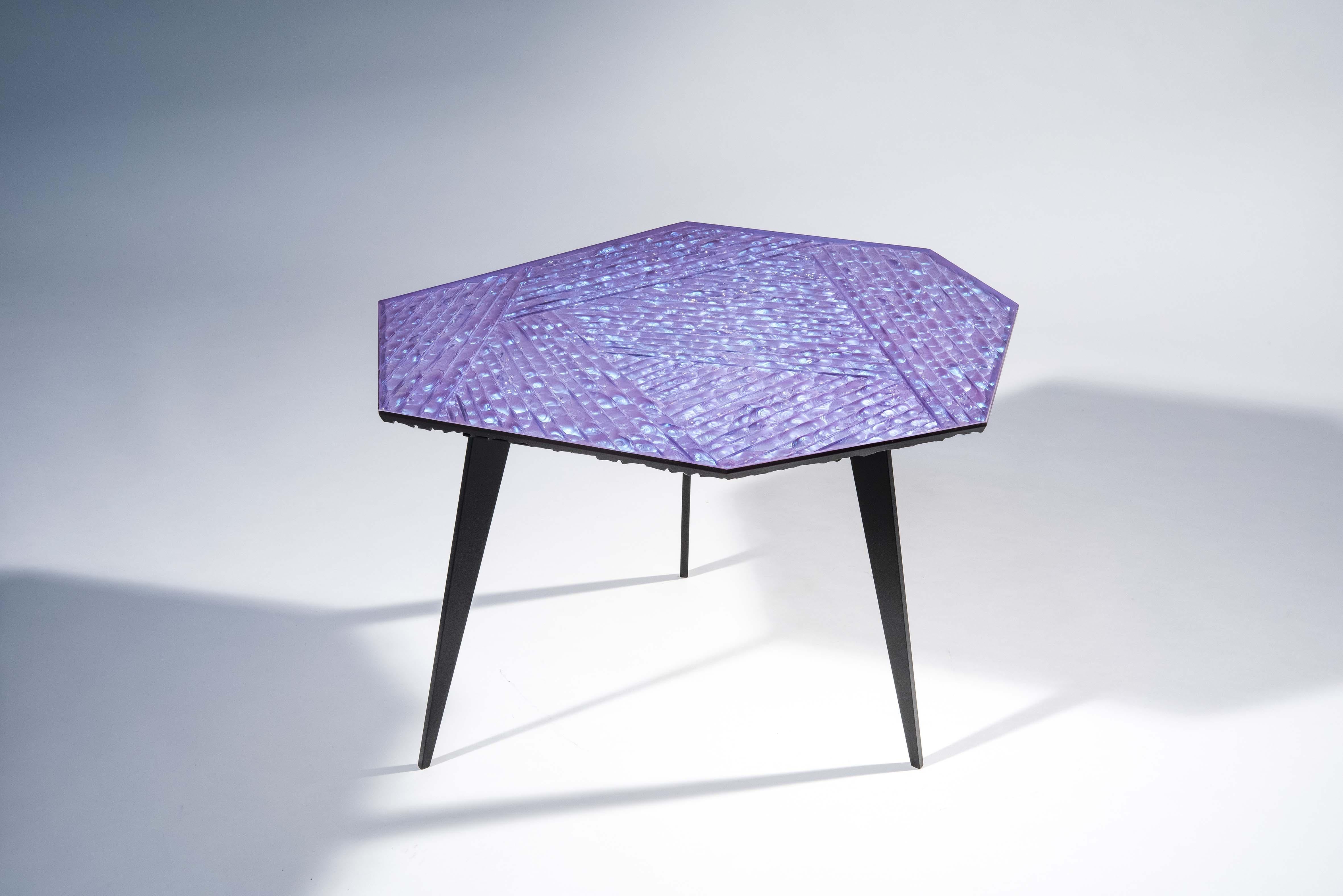 Contemporary 'Velluto' Couchtisch aus blauem Kristall und schwarzem Messing von Ghirò Studio (Moderne) im Angebot