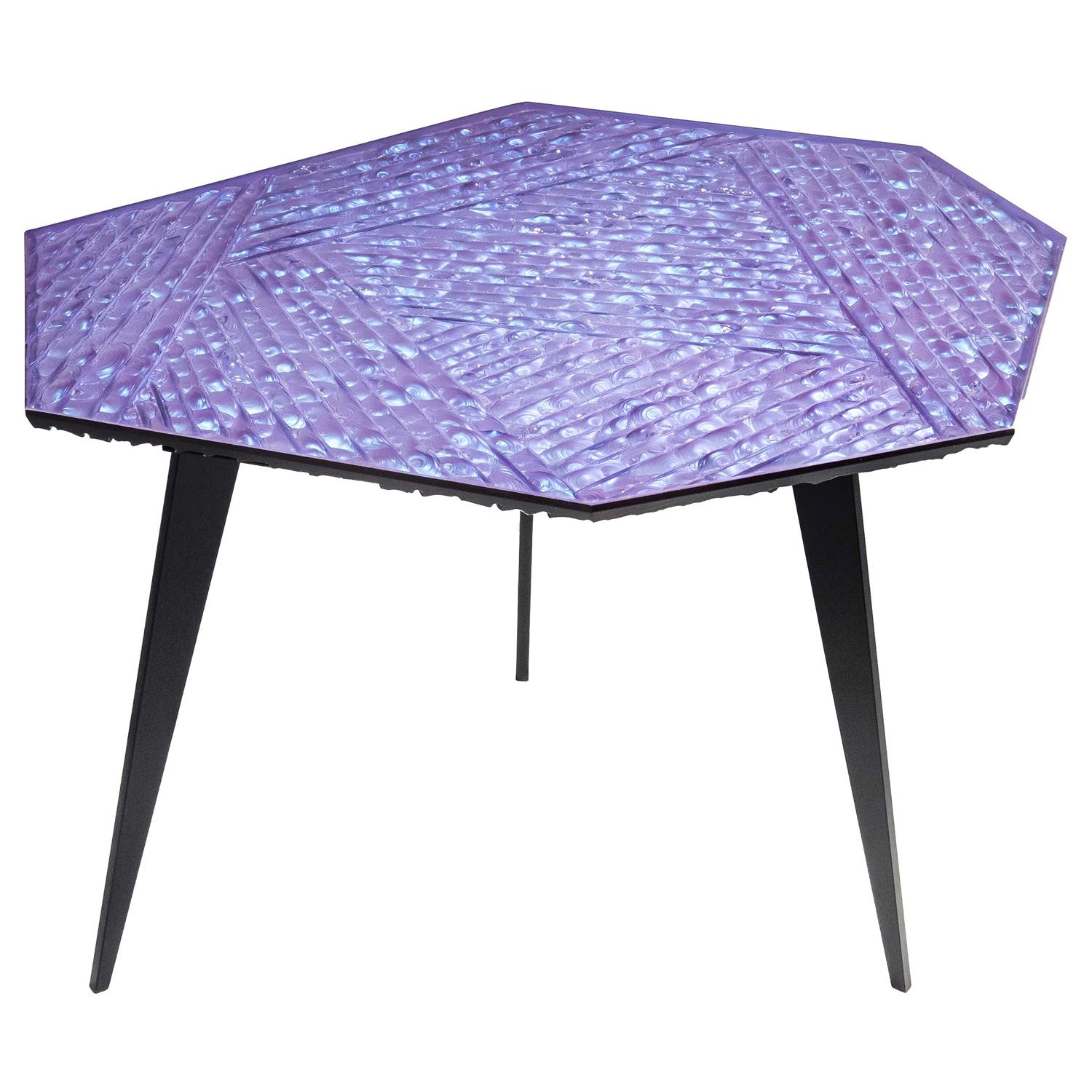 Table basse contemporaine 'Velluto' en cristal bleu et laiton noir par Ghirò Studio