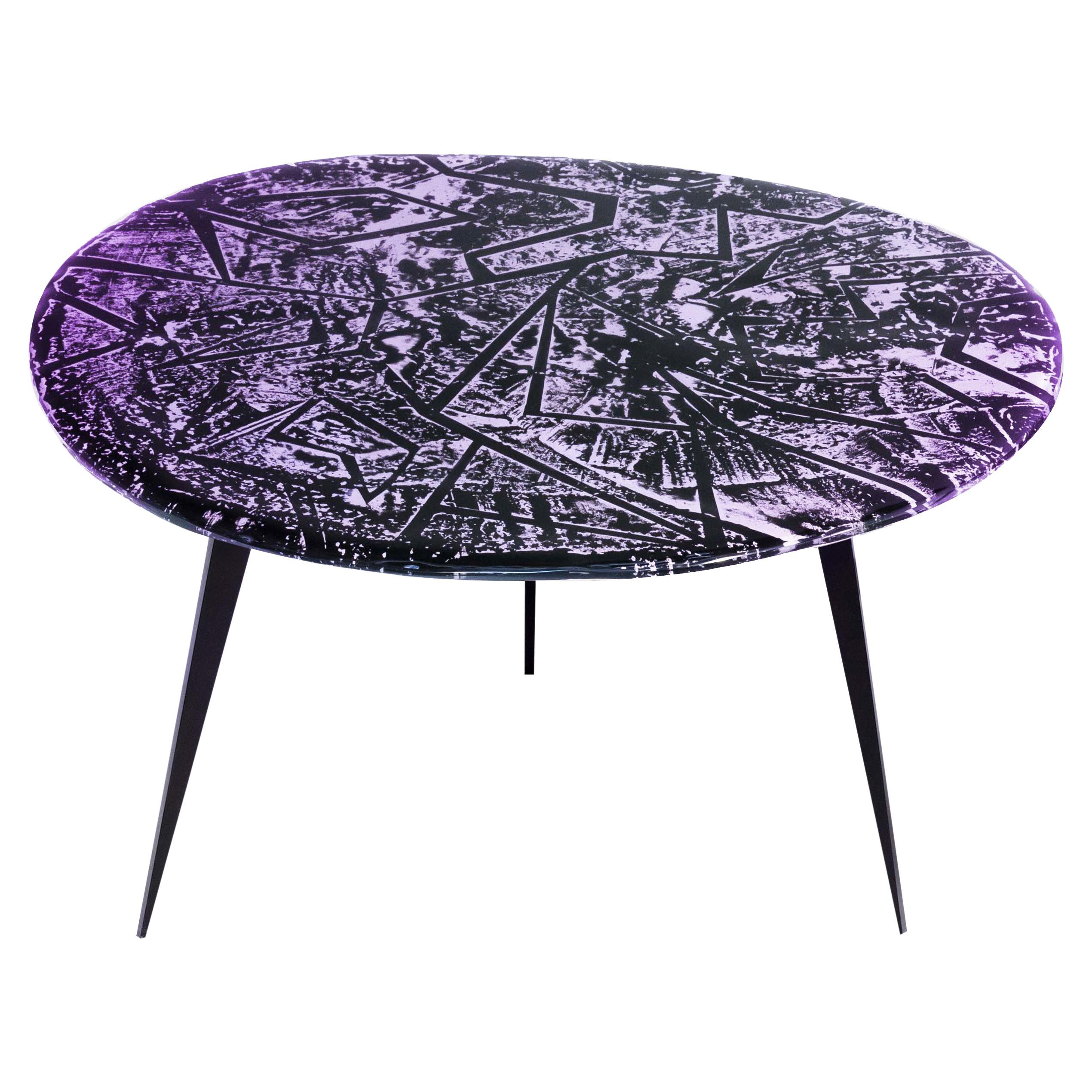 Zeitgenössischer Couchtisch „Zig-Zag“ aus Amethystkristall und Messing von Ghir Studio im Angebot